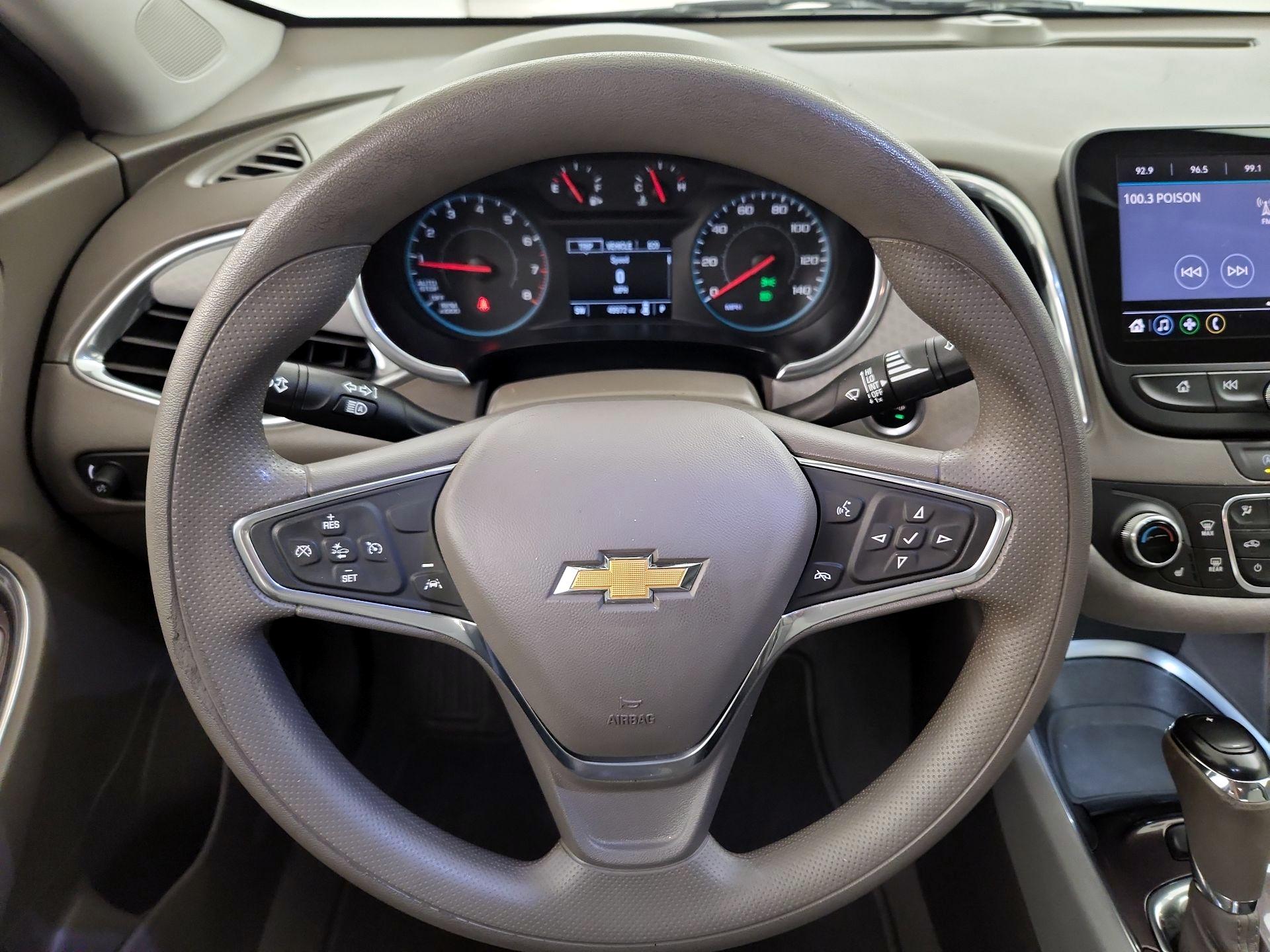 Thumbnail: 2020 Chevrolet Malibu - 10