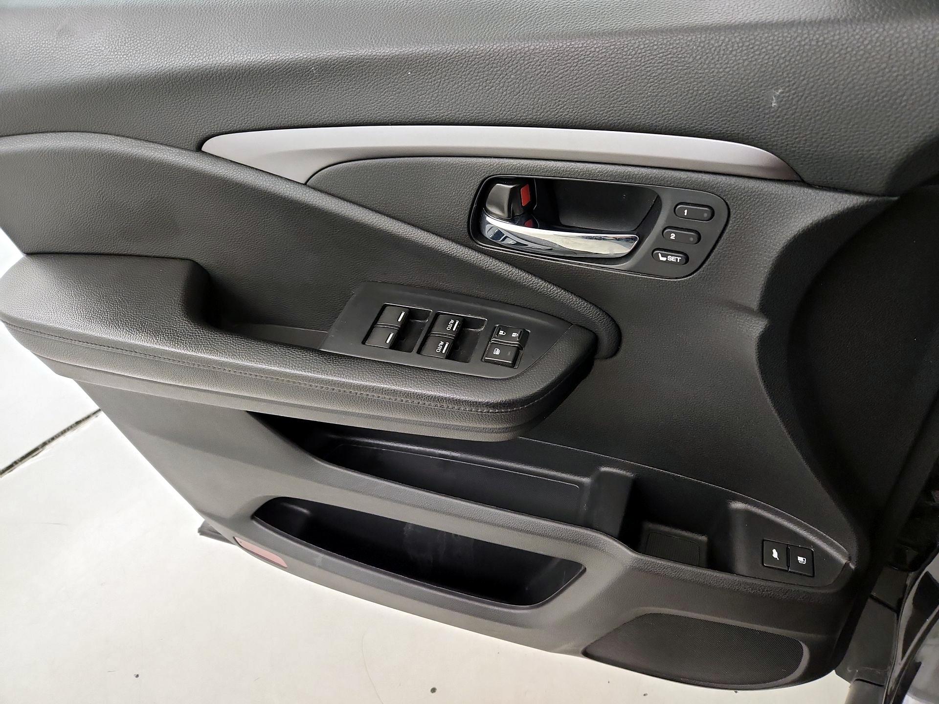 Thumbnail: 2021 Honda Pilot - 12