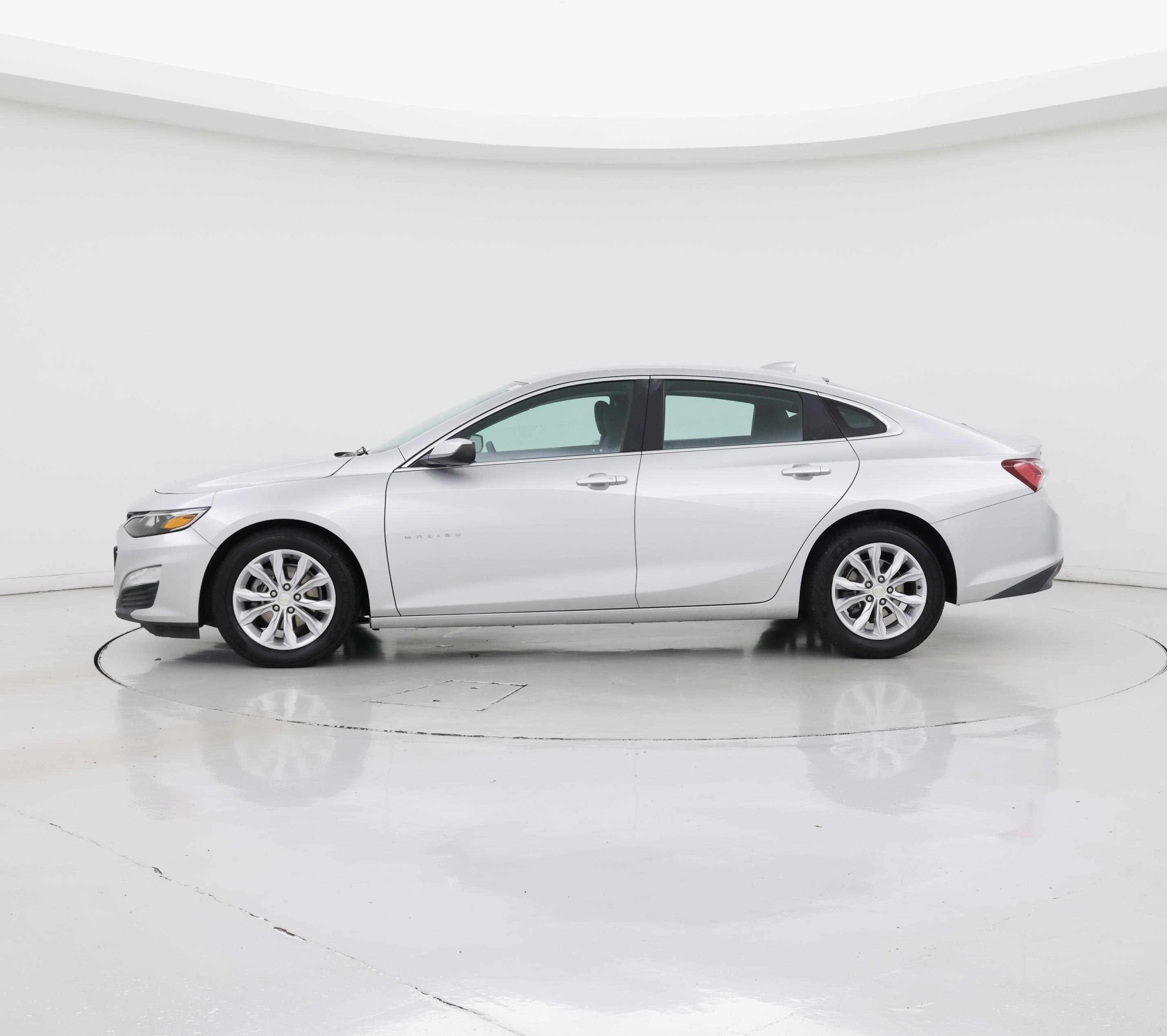 Thumbnail: 2021 Chevrolet Malibu - 3