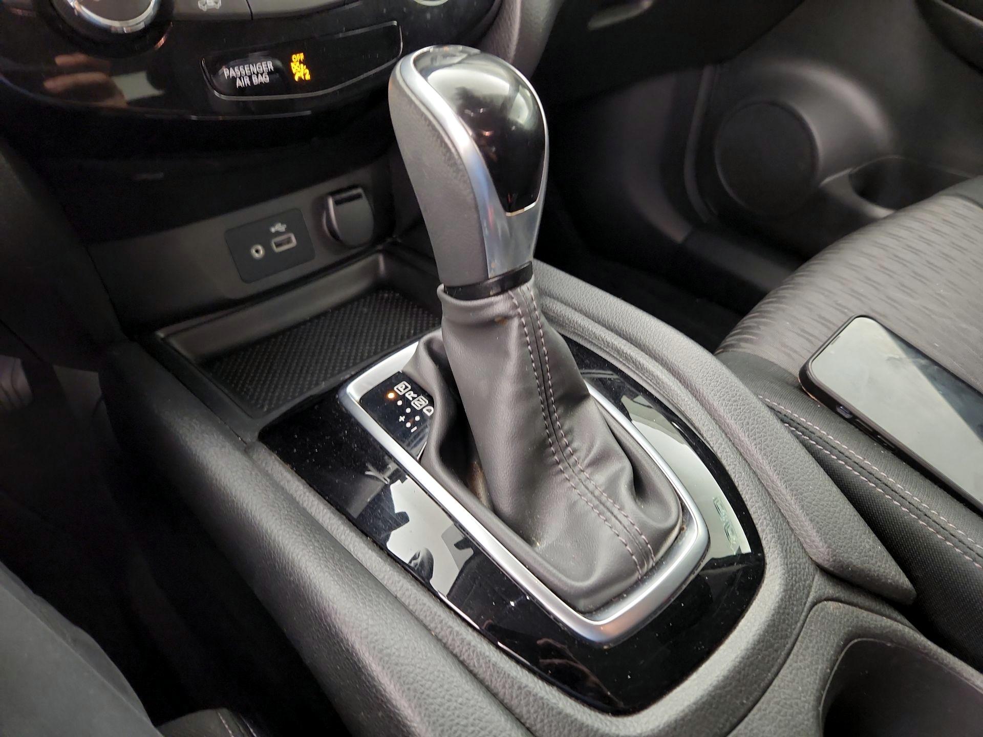 Thumbnail: 2020 Nissan Rogue - 17