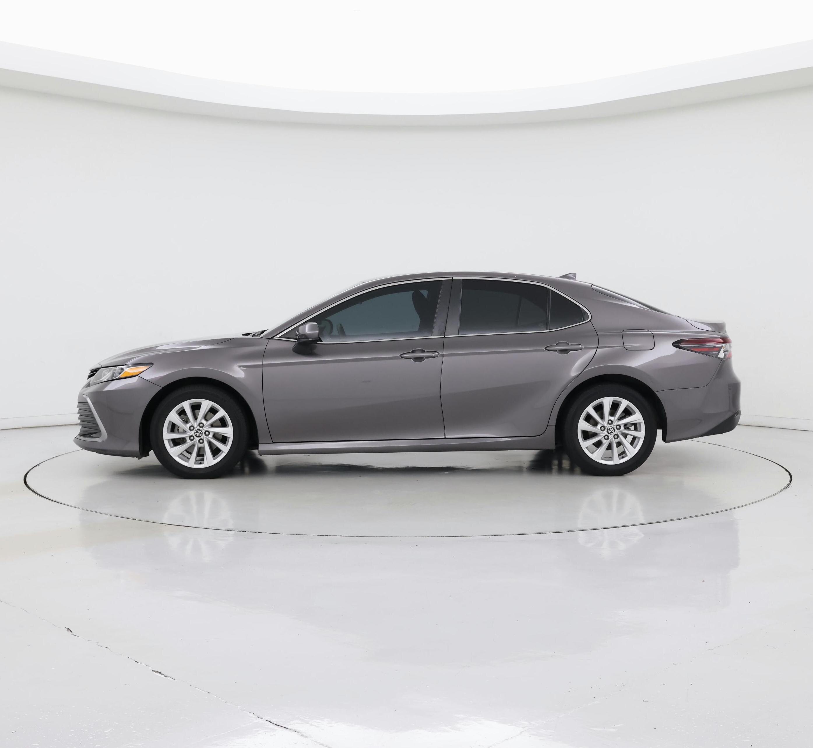 Thumbnail: 2022 Toyota Camry - 3