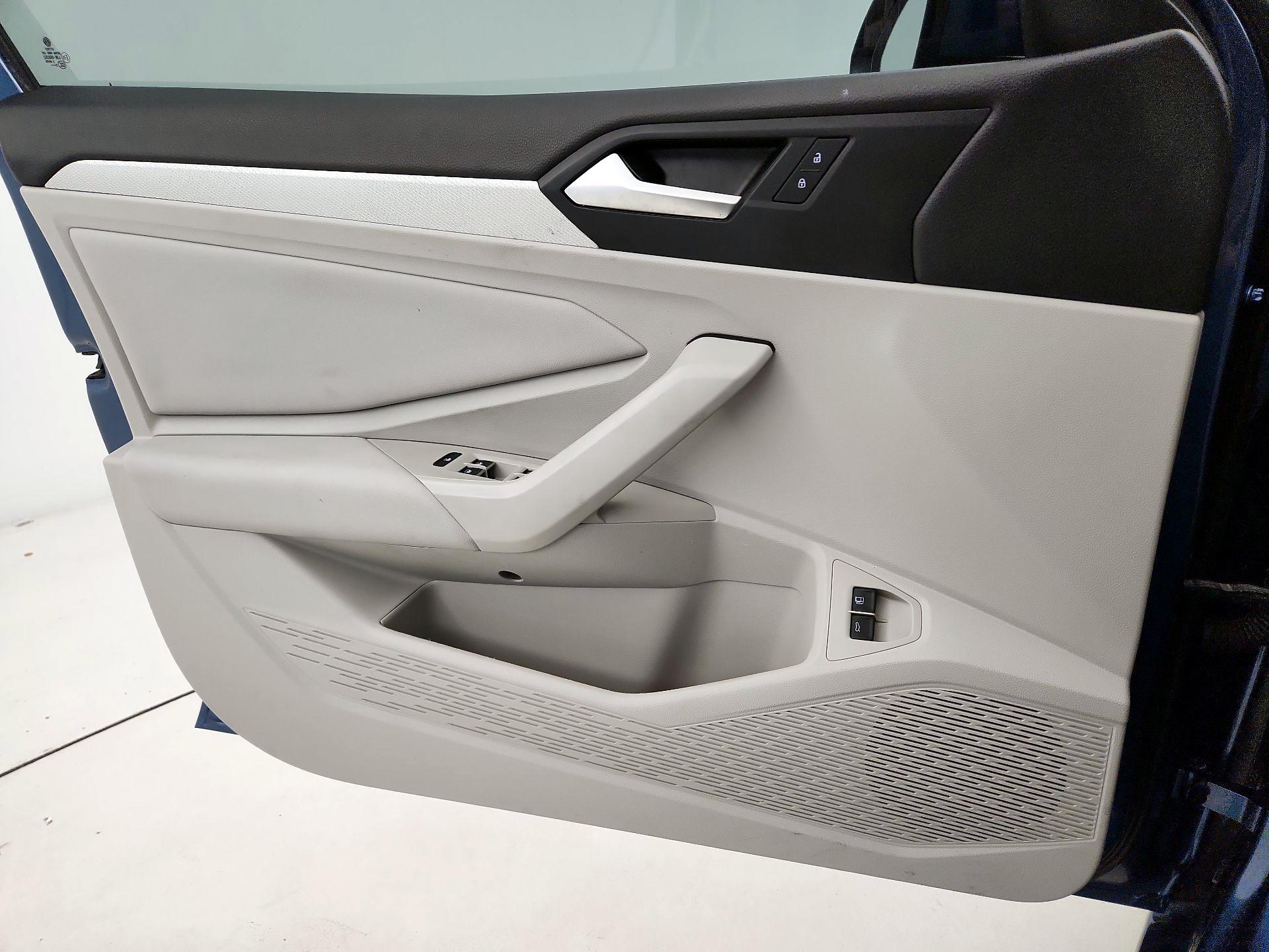 Thumbnail: 2021 Volkswagen Jetta - 12