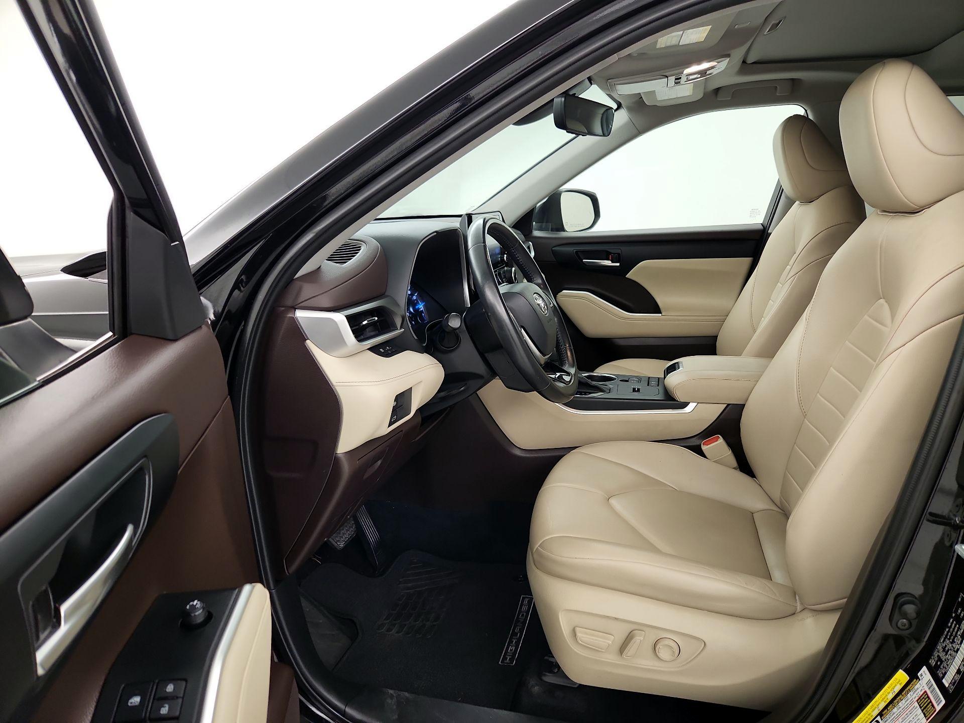 Thumbnail: 2021 Toyota Highlander - 11