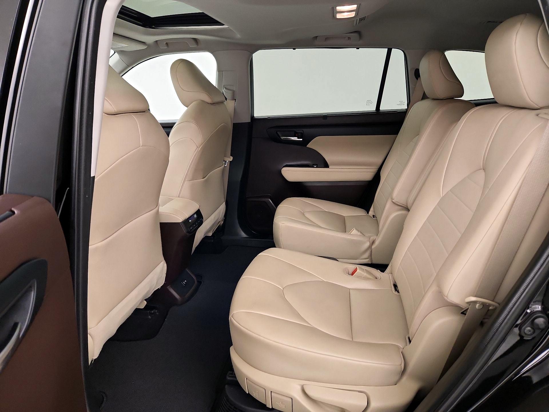 Thumbnail: 2021 Toyota Highlander - 20