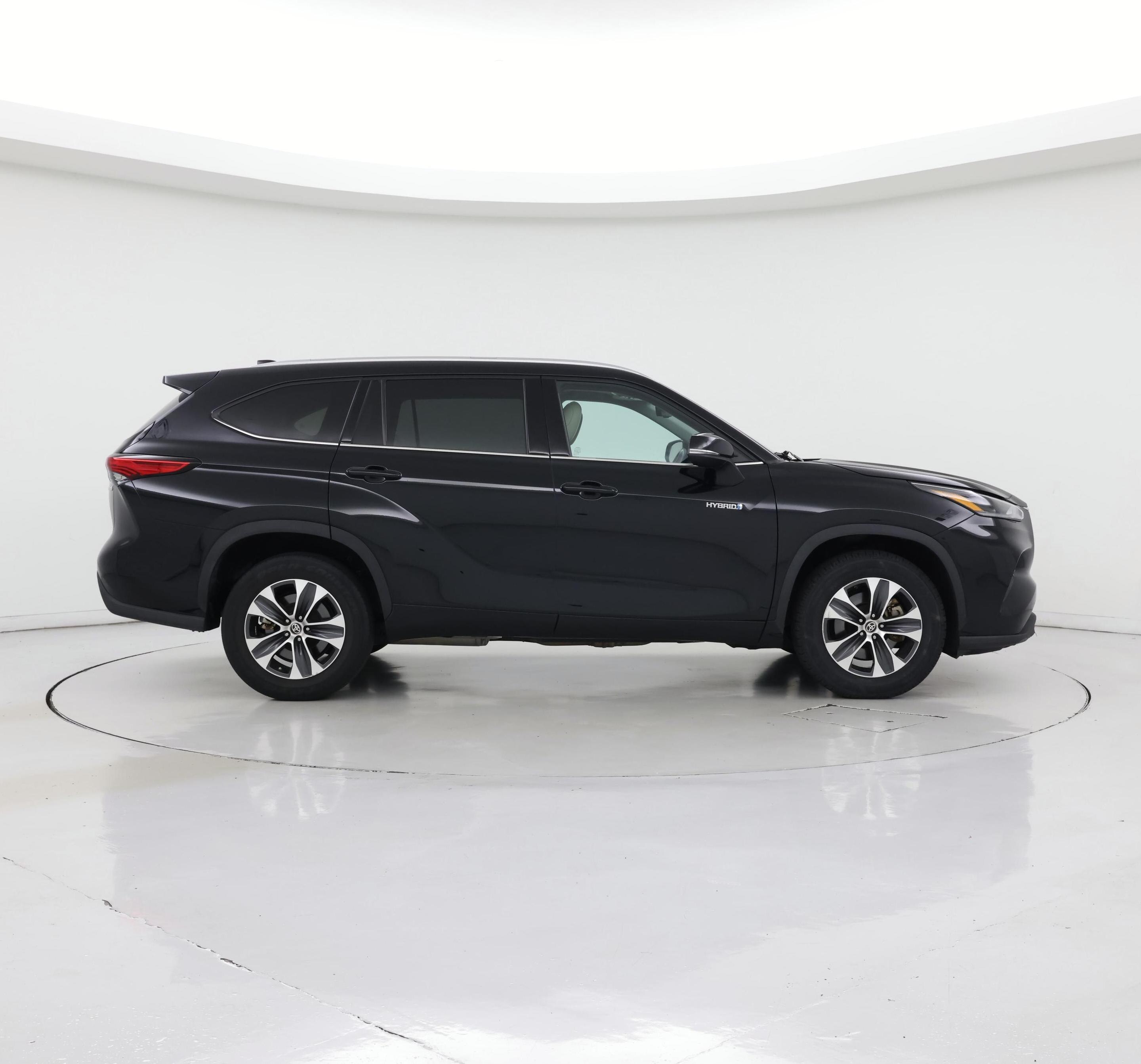 Thumbnail: 2021 Toyota Highlander - 7