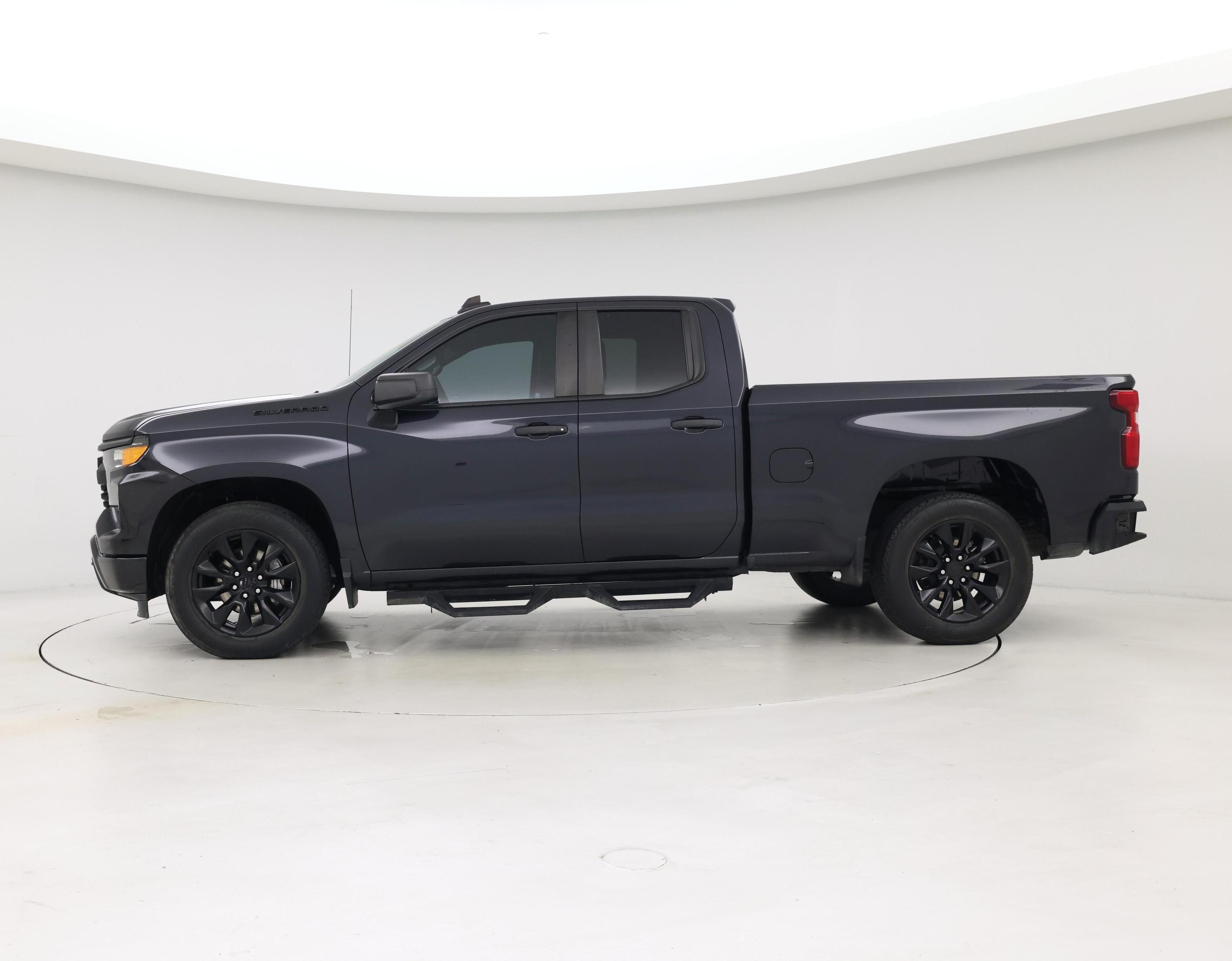 Thumbnail: 2023 Chevrolet Silverado 1500 - 3
