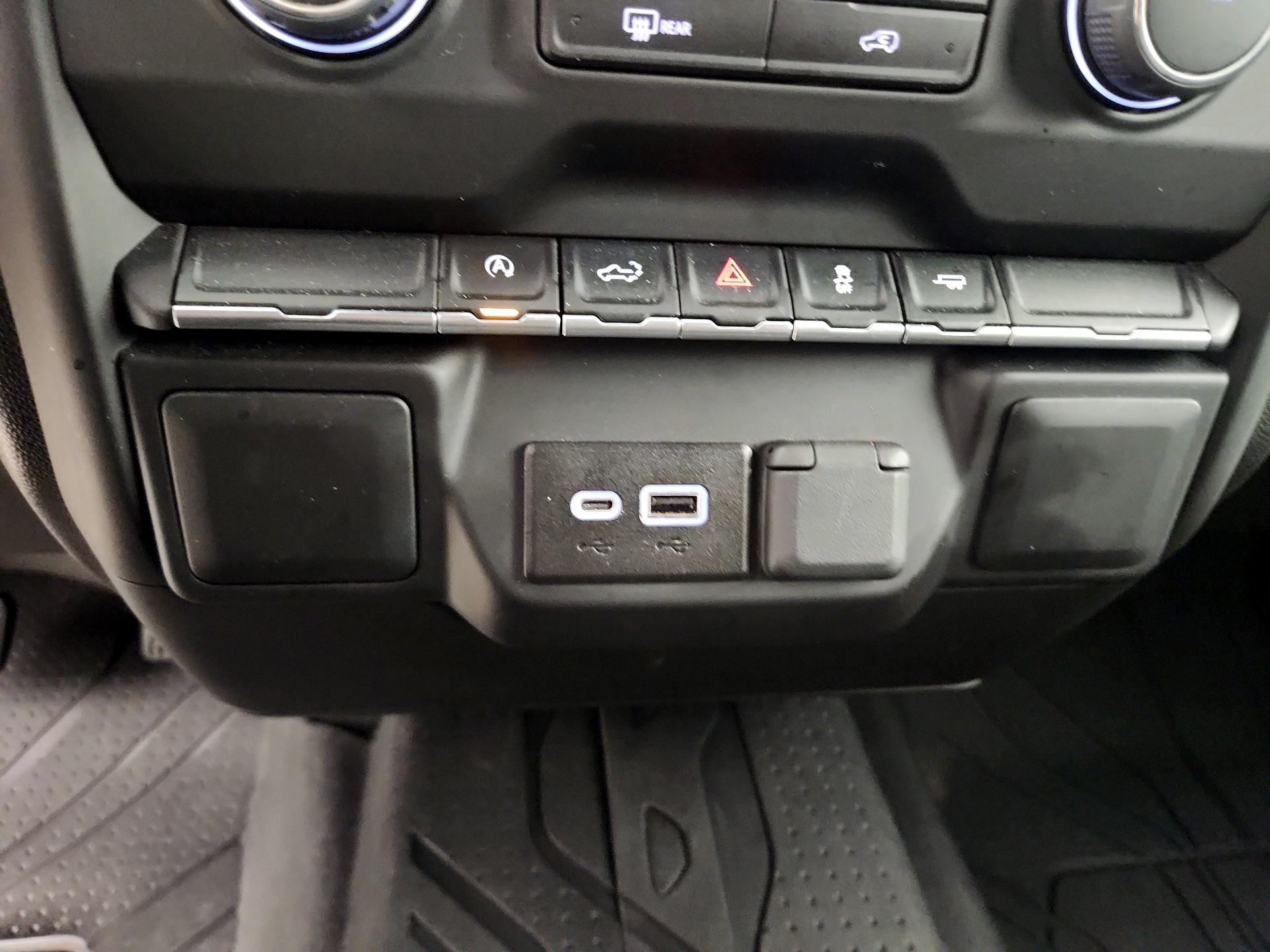 Thumbnail: 2022 Chevrolet Silverado 1500 - 18