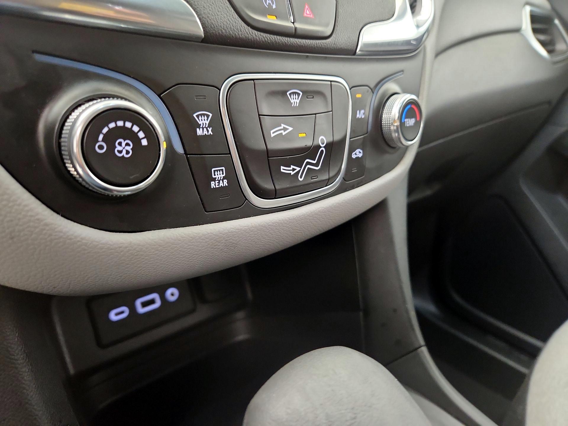Thumbnail: 2022 Chevrolet Equinox - 14
