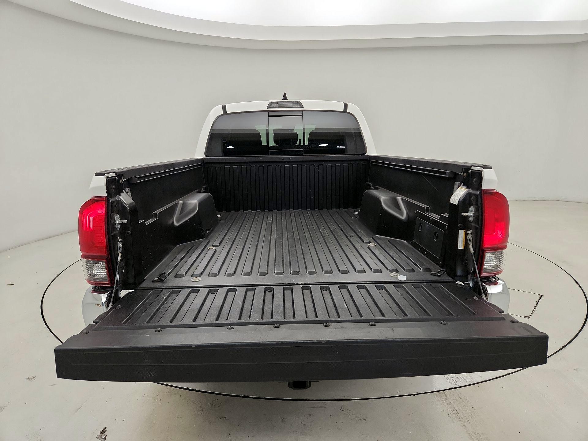 Thumbnail: 2021 Toyota Tacoma - 16
