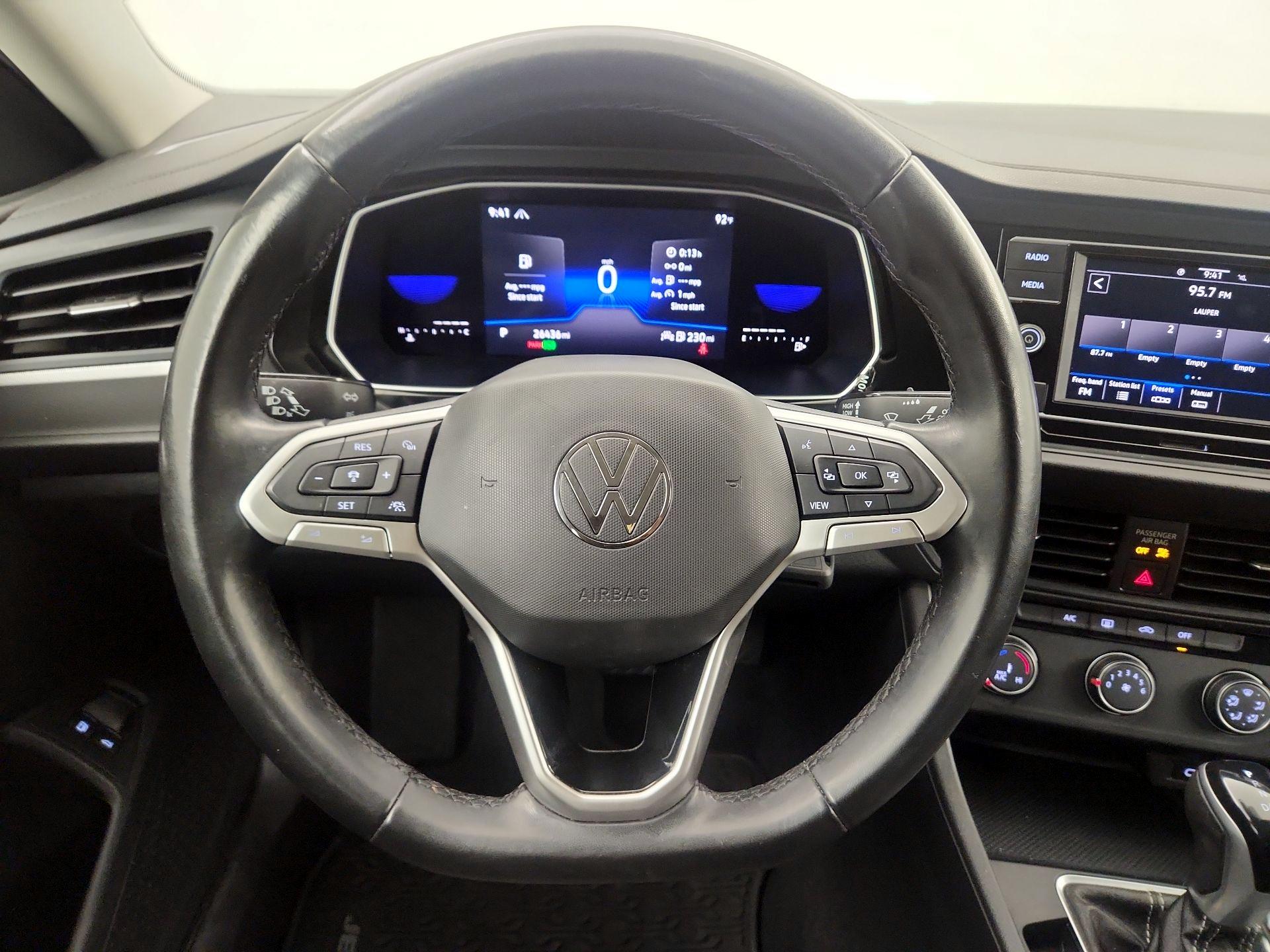 Thumbnail: 2022 Volkswagen Jetta - 10