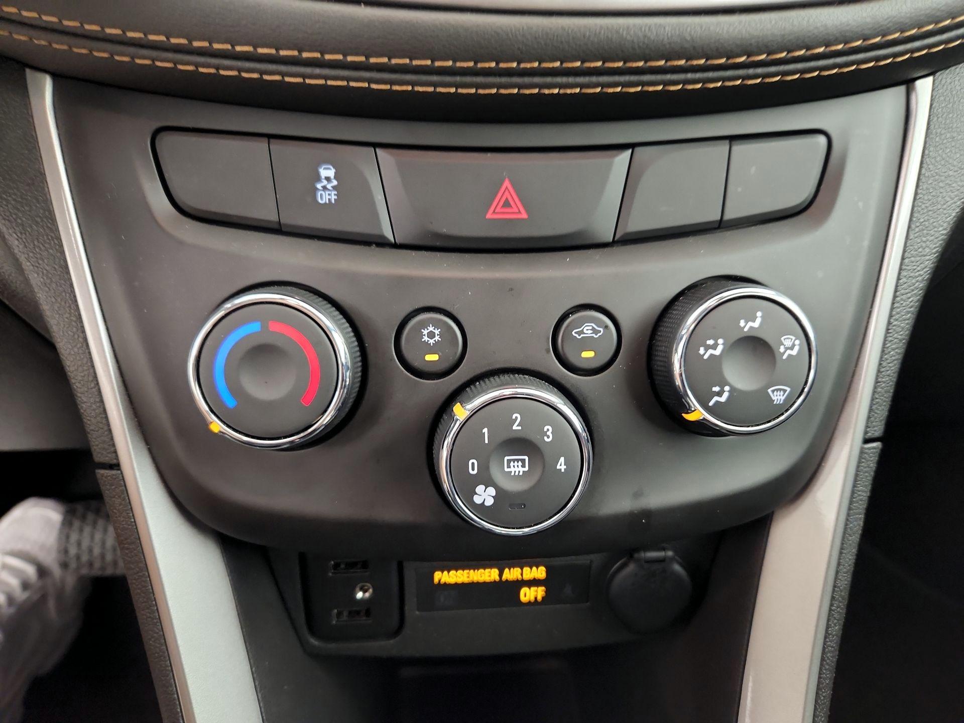 Thumbnail: 2022 Chevrolet Trax - 16