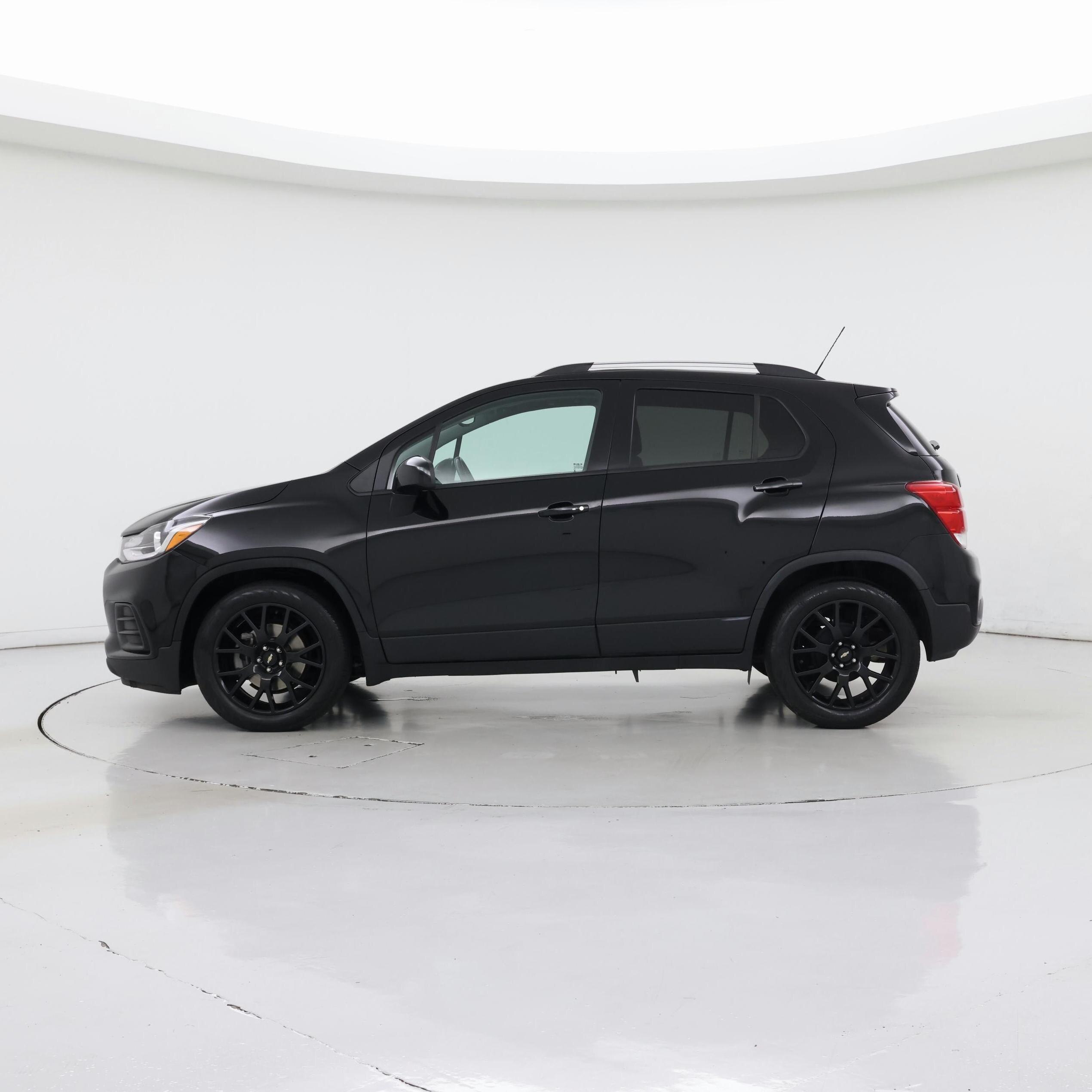 Thumbnail: 2022 Chevrolet Trax - 3