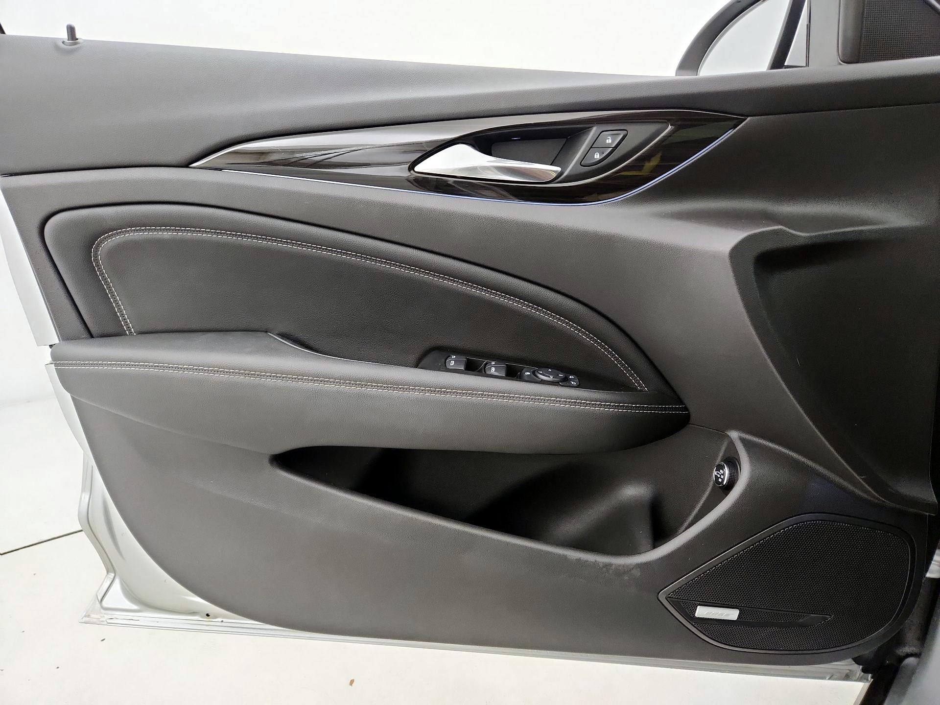 Thumbnail: 2018 Buick Regal - 12
