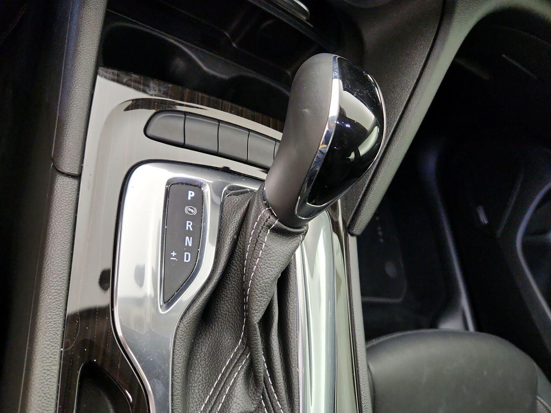 Thumbnail: 2018 Buick Regal - 17