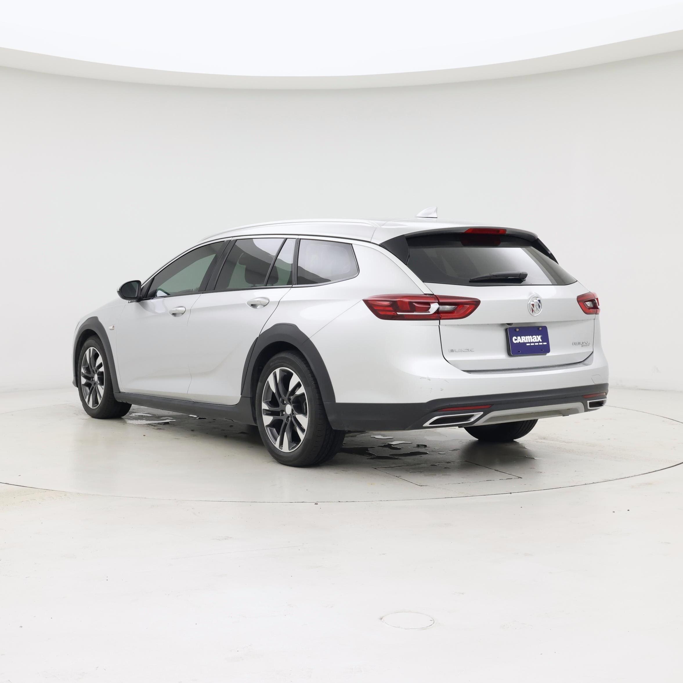 Thumbnail: 2018 Buick Regal - 2