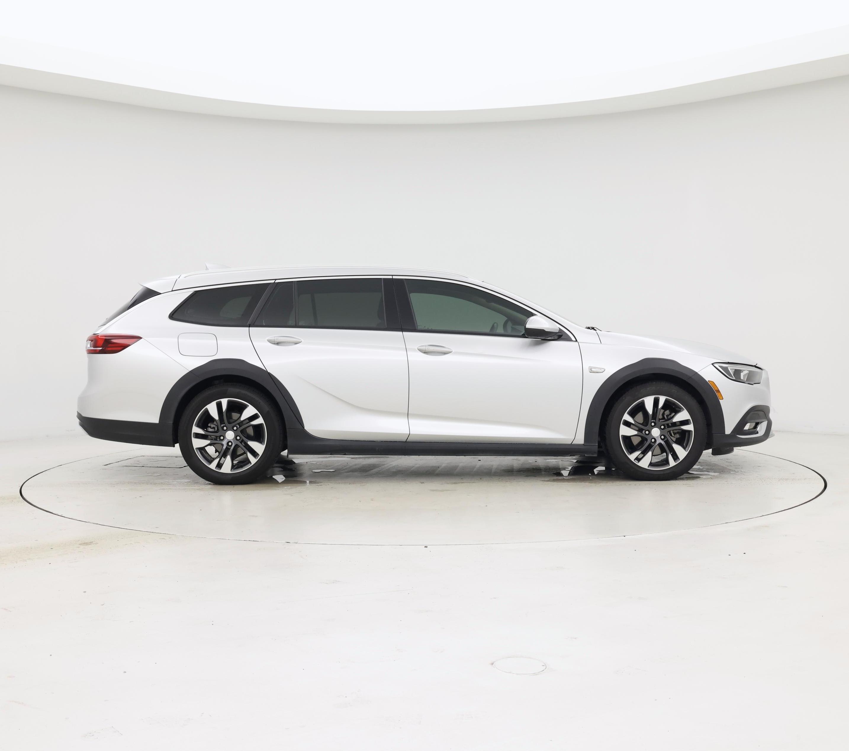 Thumbnail: 2018 Buick Regal - 7