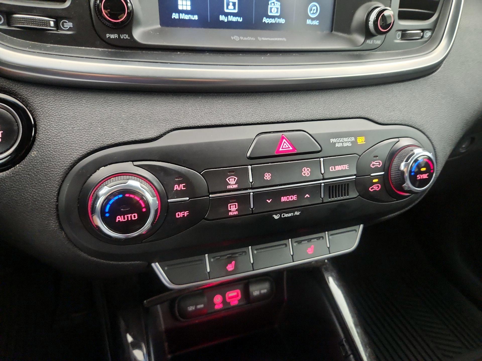 Thumbnail: 2018 Kia Sorento - 16