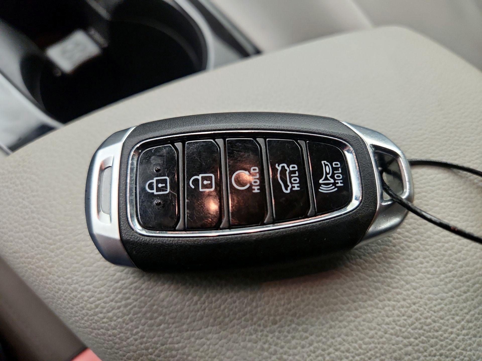 Thumbnail: 2023 Hyundai Elantra - 18