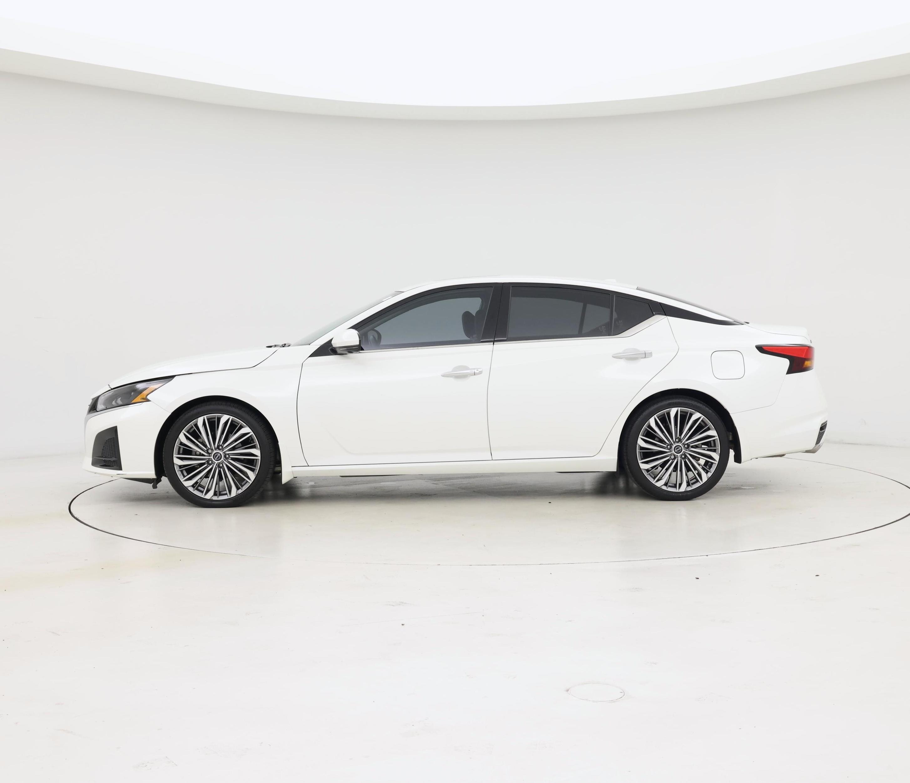 Thumbnail: 2024 Nissan Altima - 3