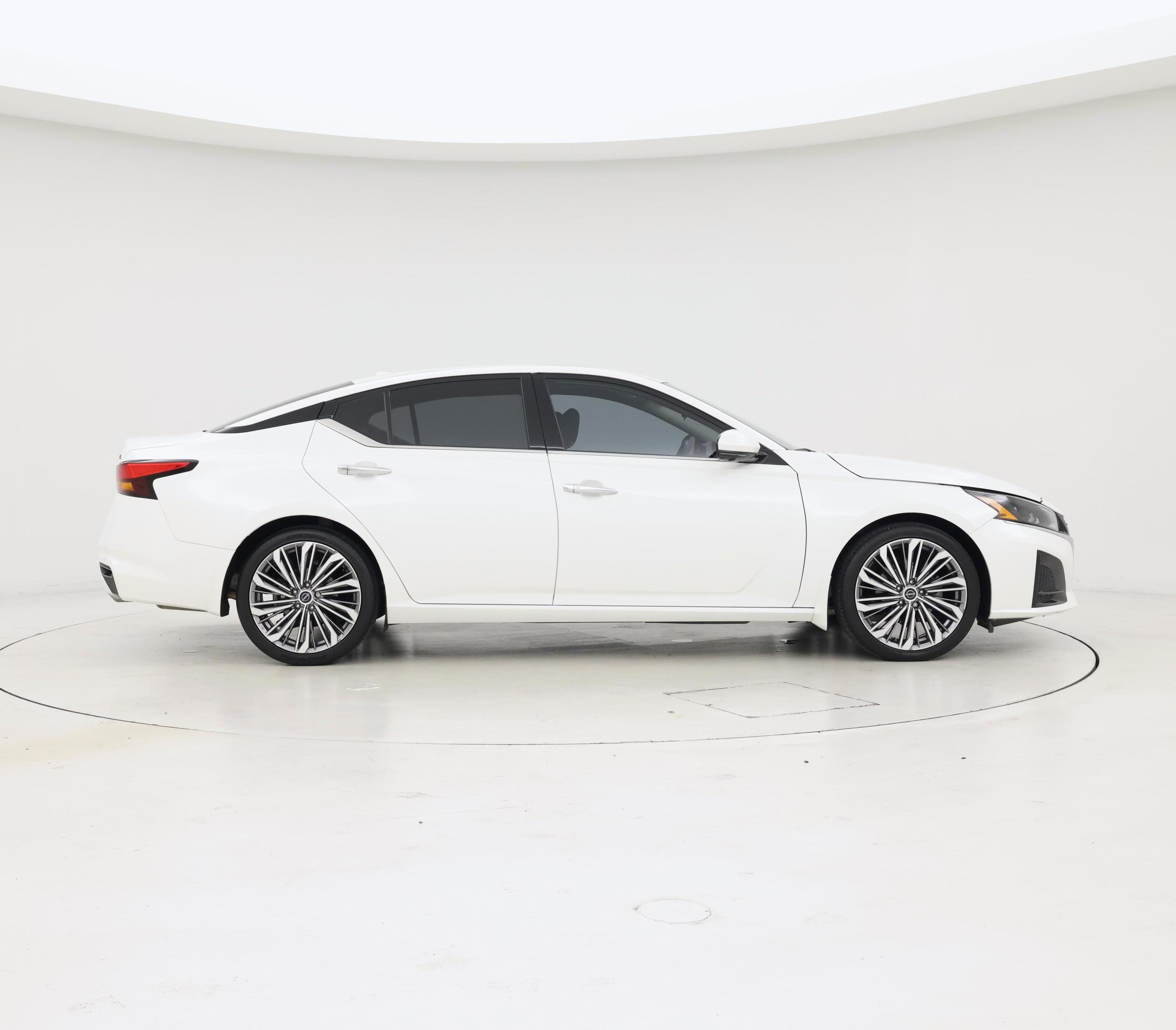 Thumbnail: 2024 Nissan Altima - 7