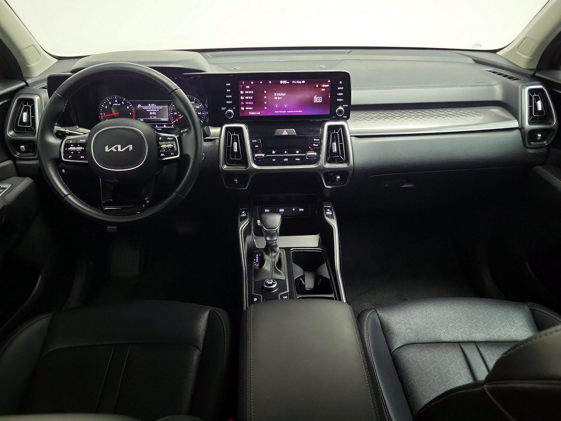 Thumbnail: 2023 Kia Sorento - 9