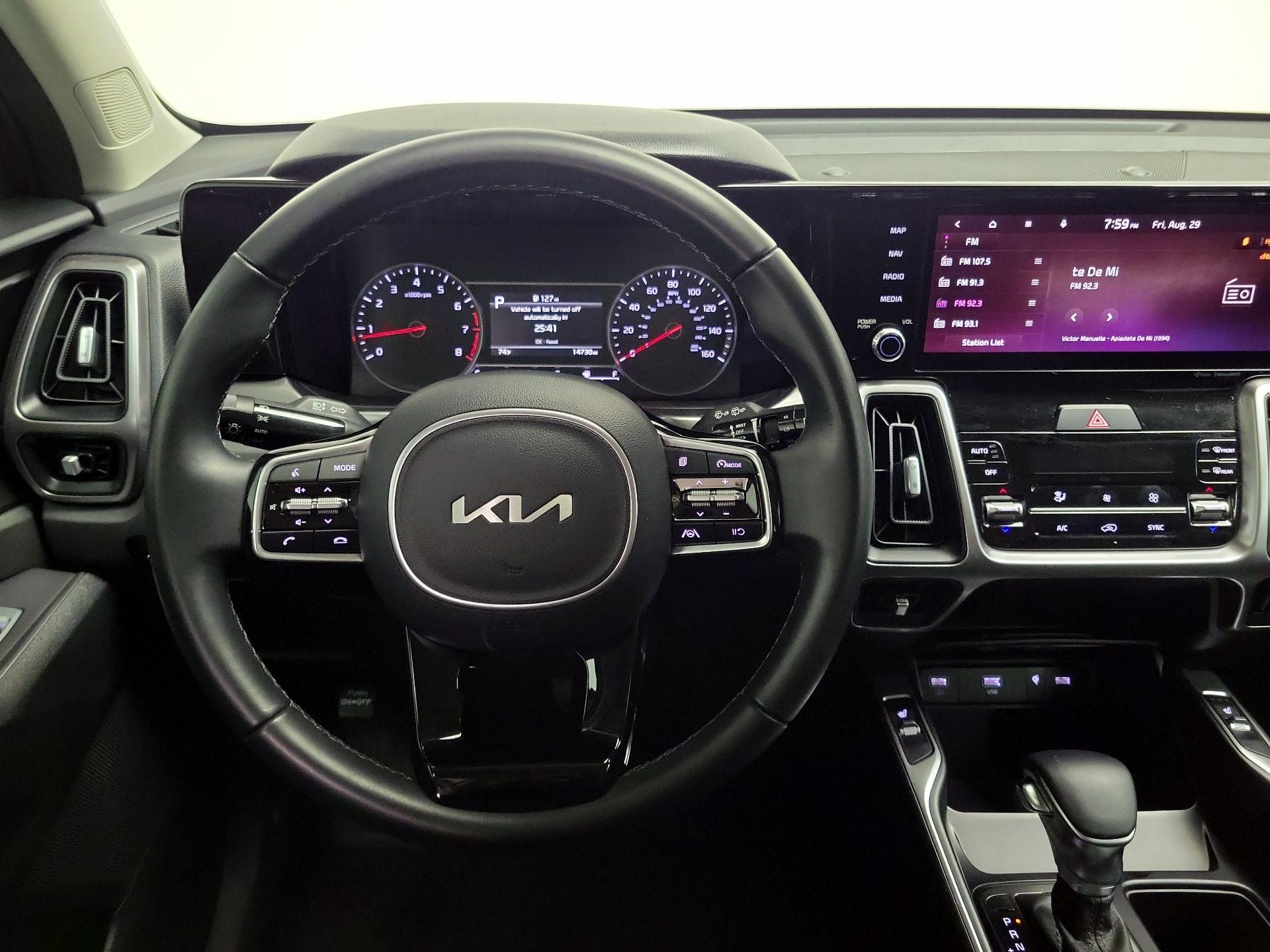 Thumbnail: 2023 Kia Sorento - 10
