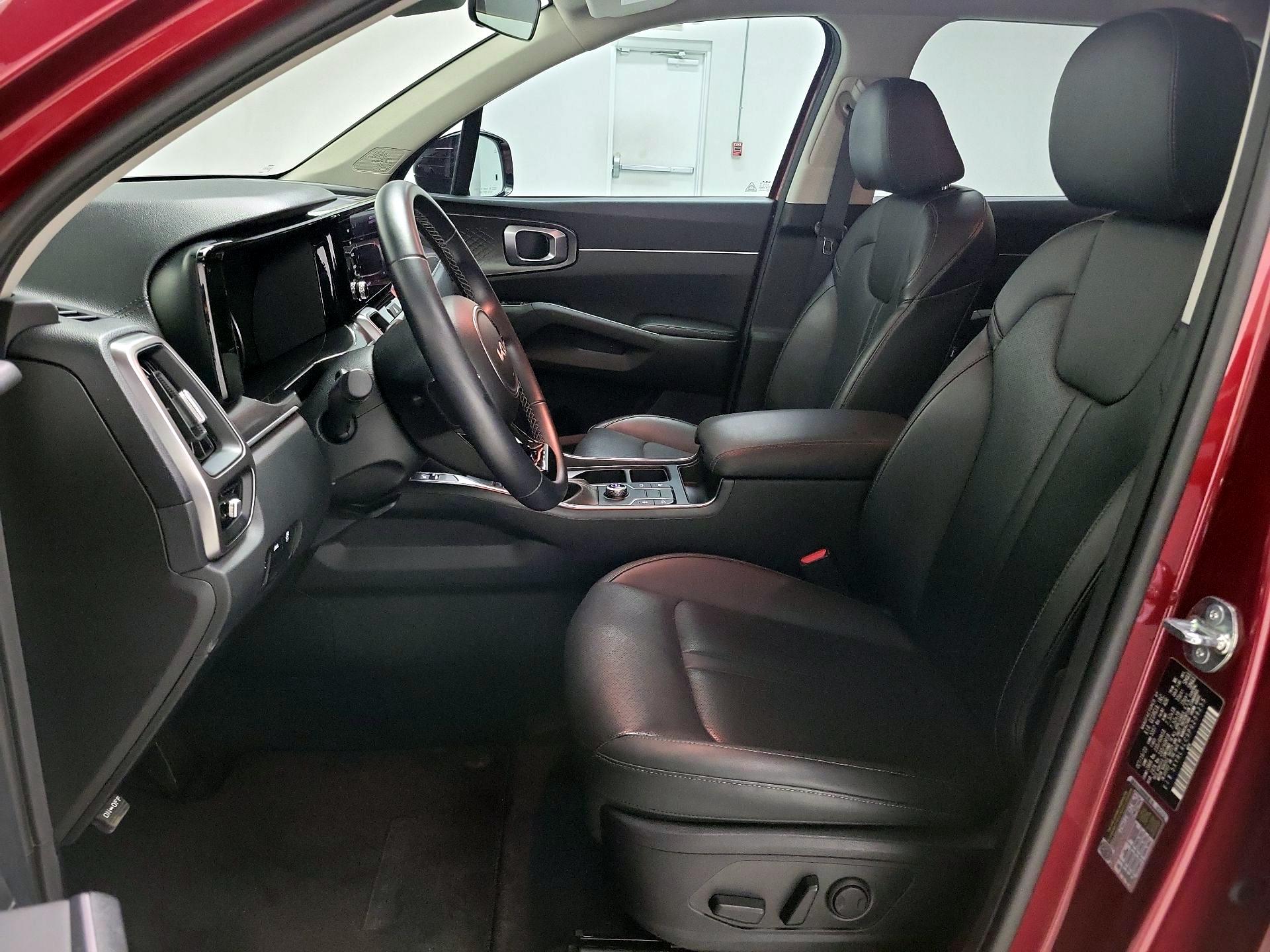 Thumbnail: 2023 Kia Sorento - 11