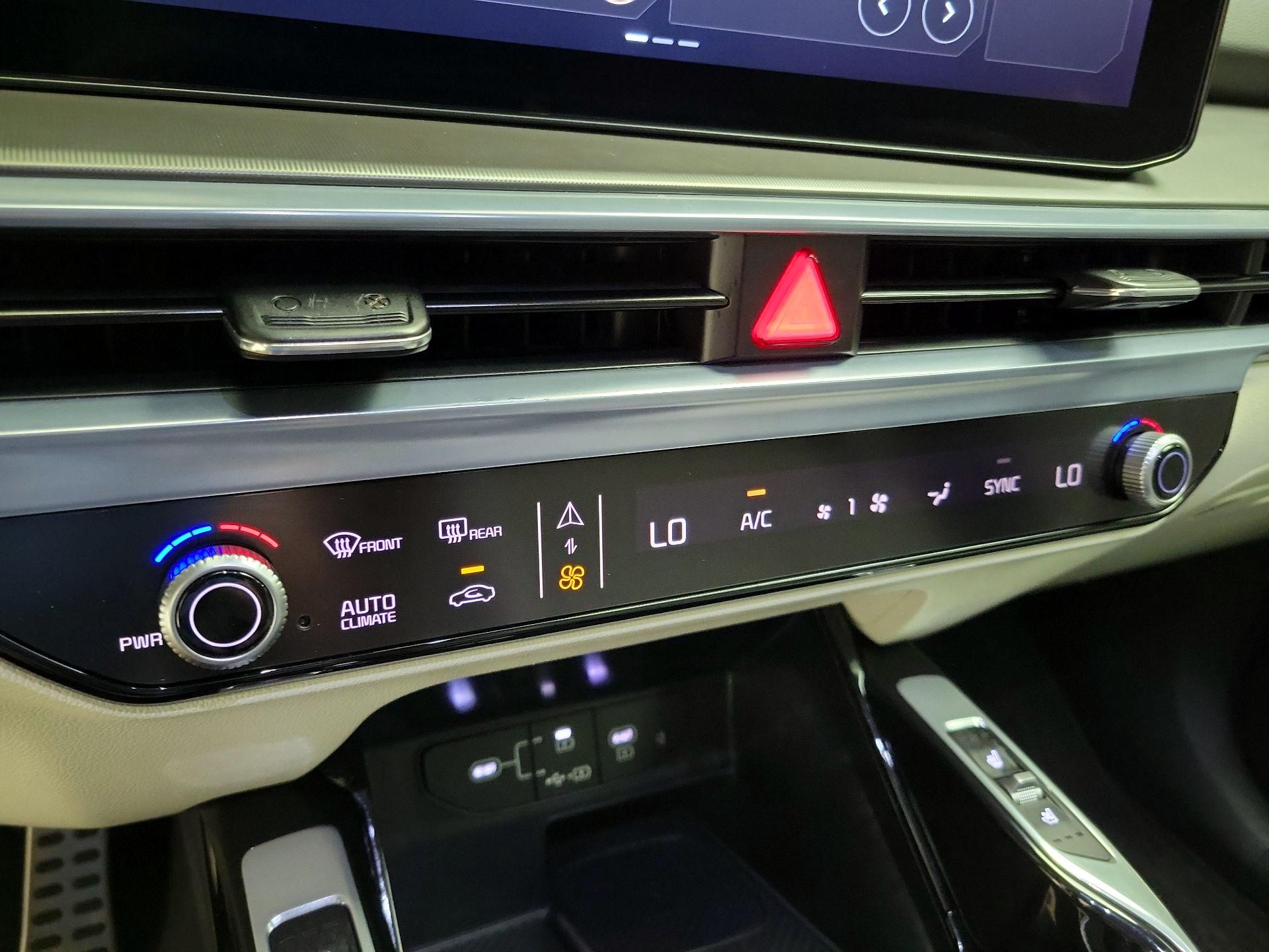 Thumbnail: 2024 Kia Sorento - 17