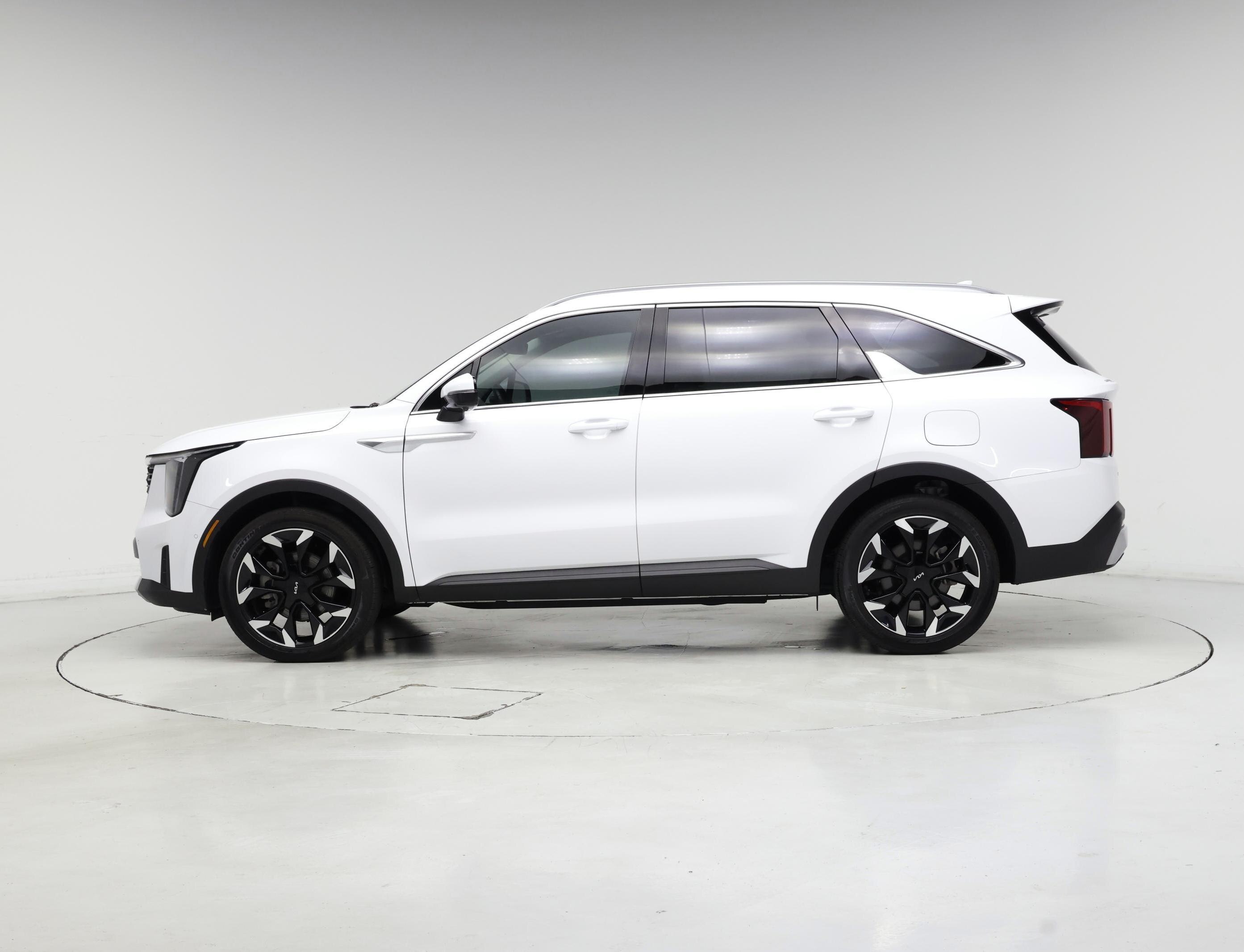 Thumbnail: 2024 Kia Sorento - 3