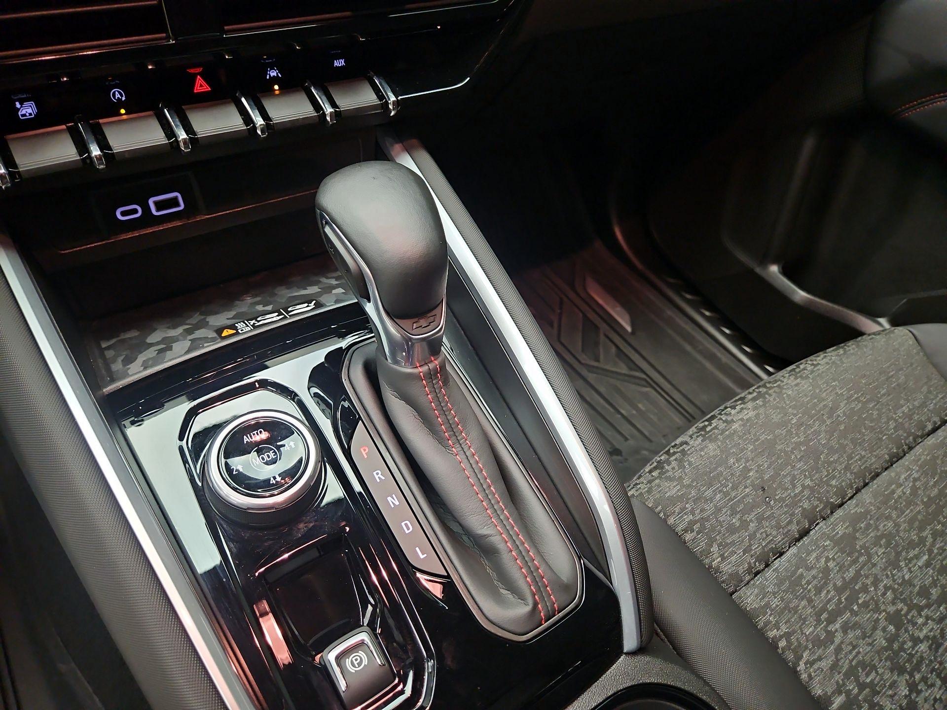 Thumbnail: 2024 Chevrolet Colorado - 15