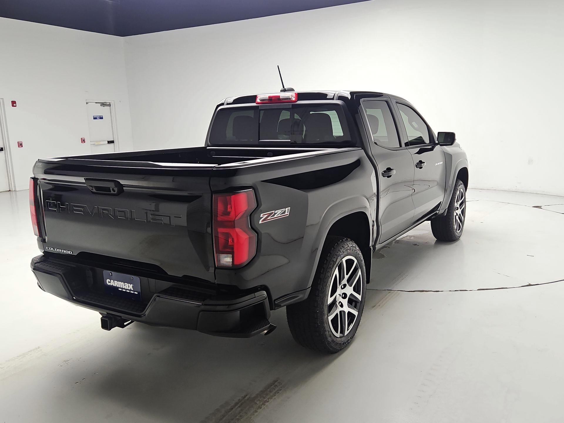 Thumbnail: 2024 Chevrolet Colorado - 5