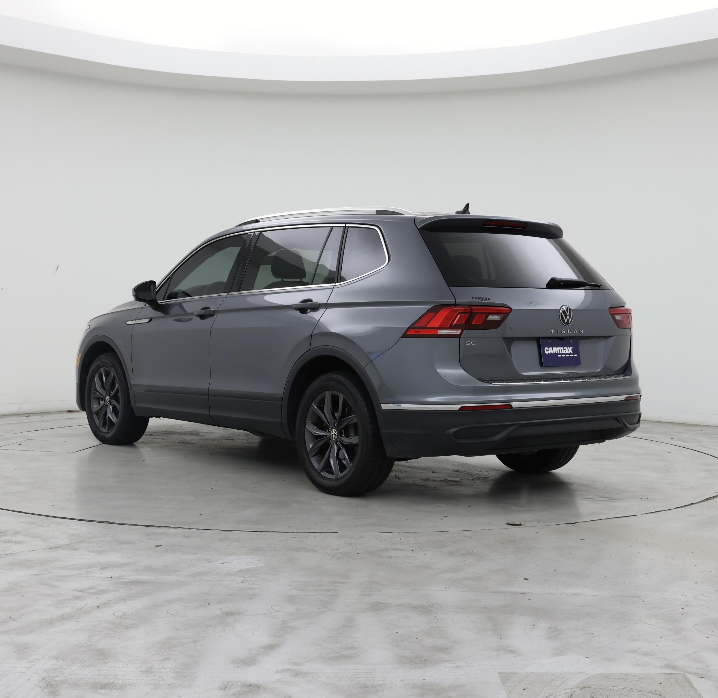 Thumbnail: 2023 Volkswagen Tiguan - 2