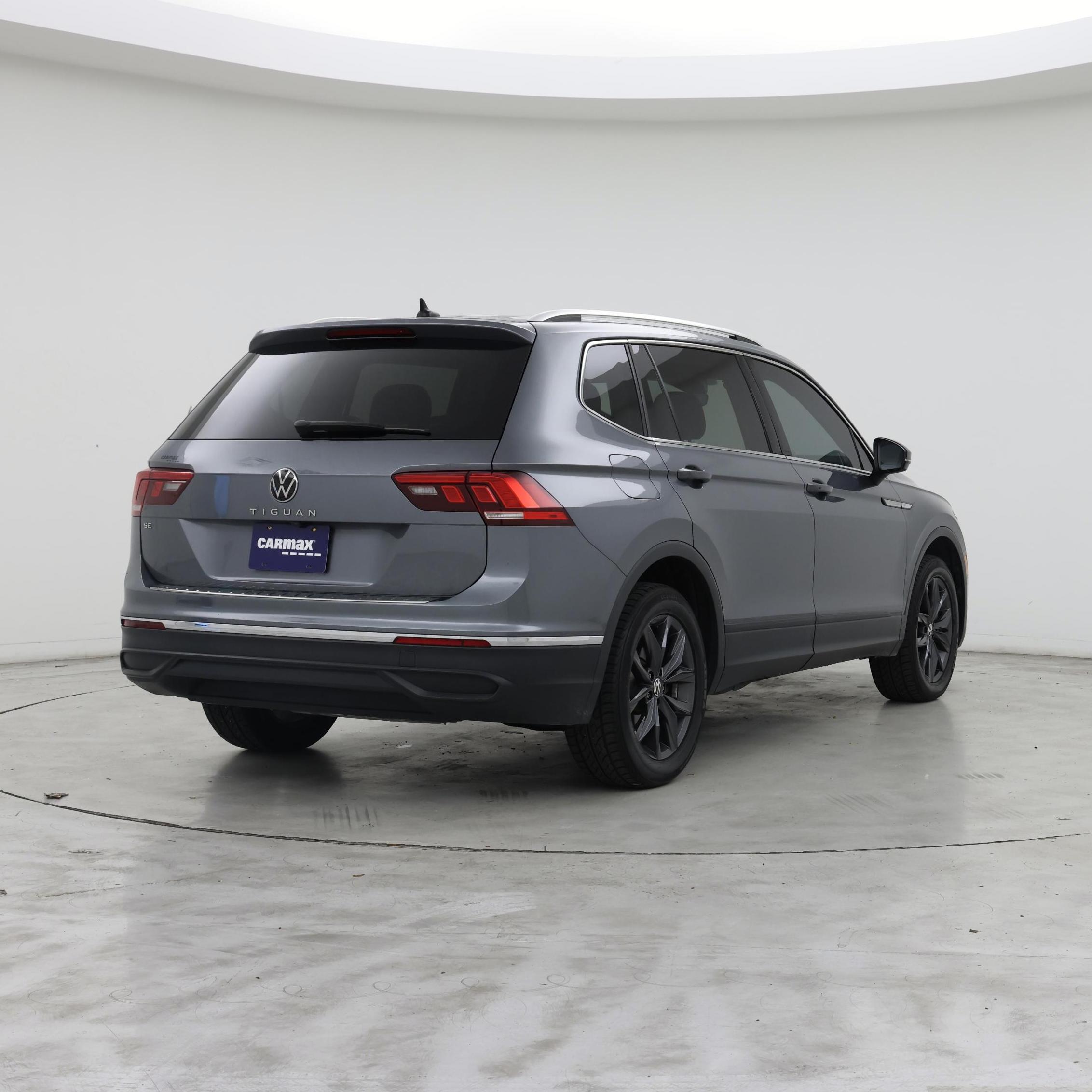 Thumbnail: 2023 Volkswagen Tiguan - 8