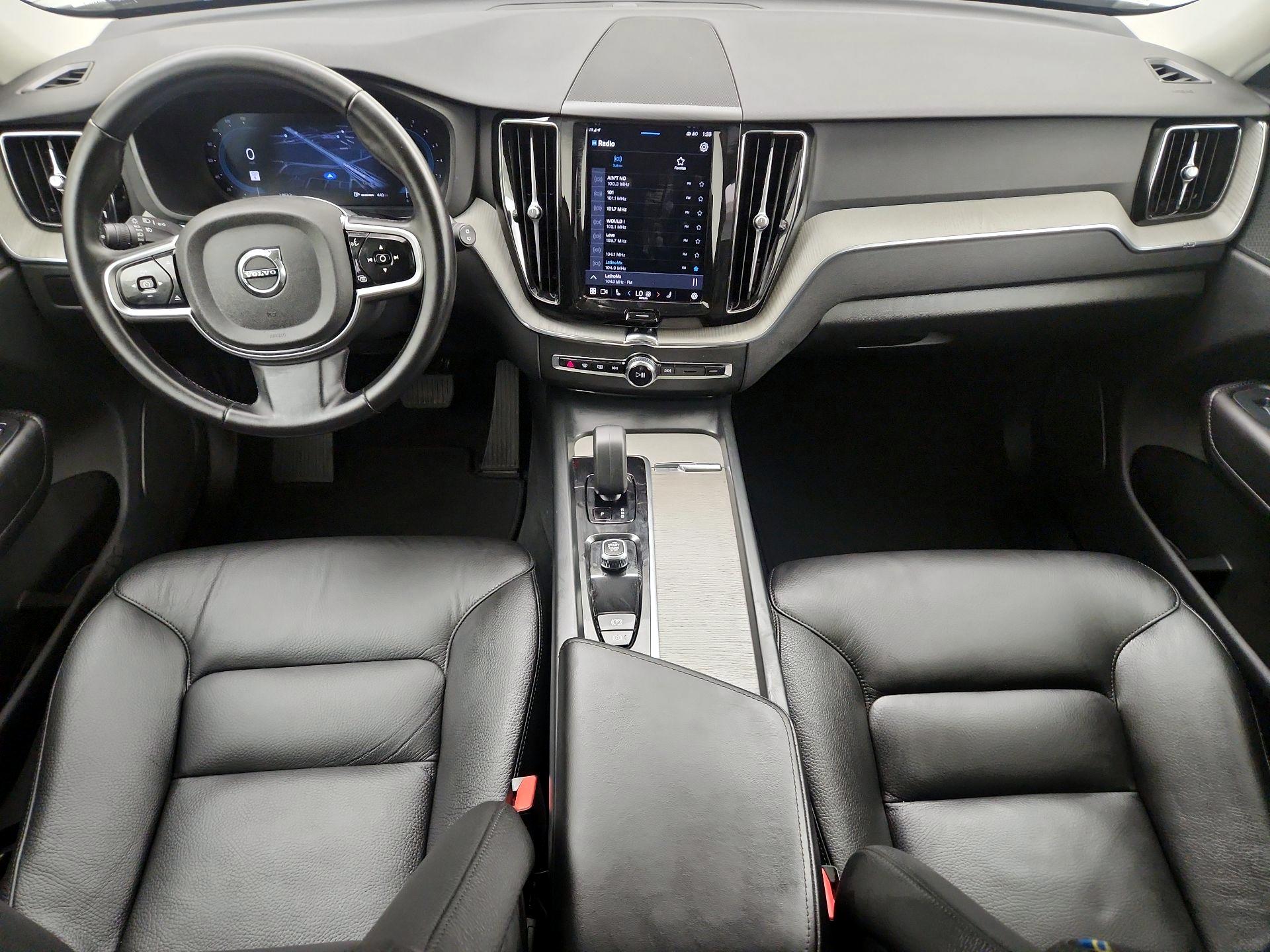 Thumbnail: 2025 Volvo XC60 - 9