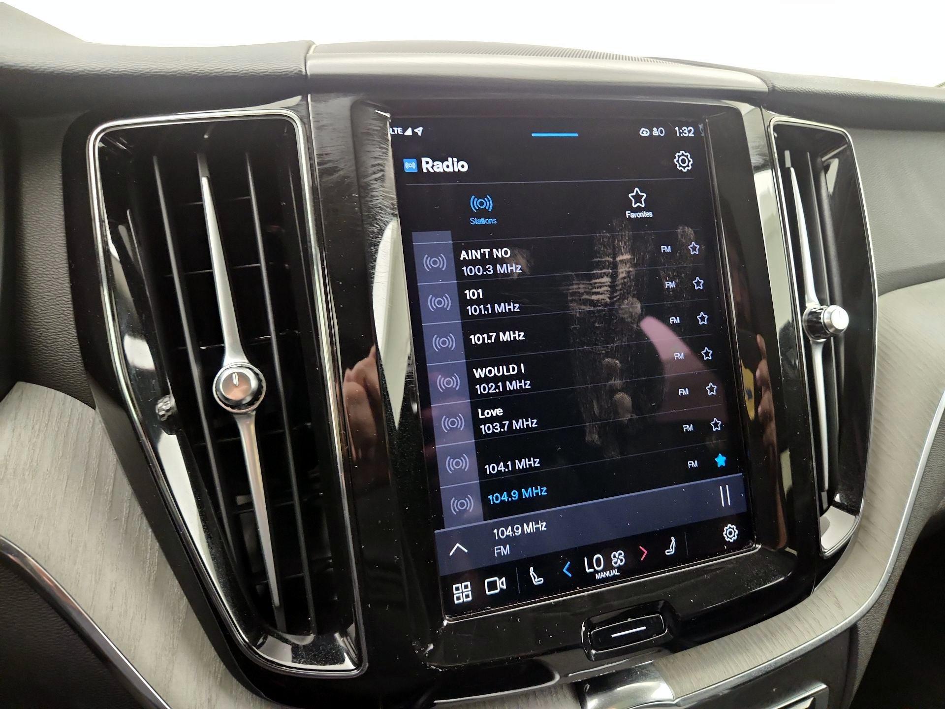 Thumbnail: 2025 Volvo XC60 - 14