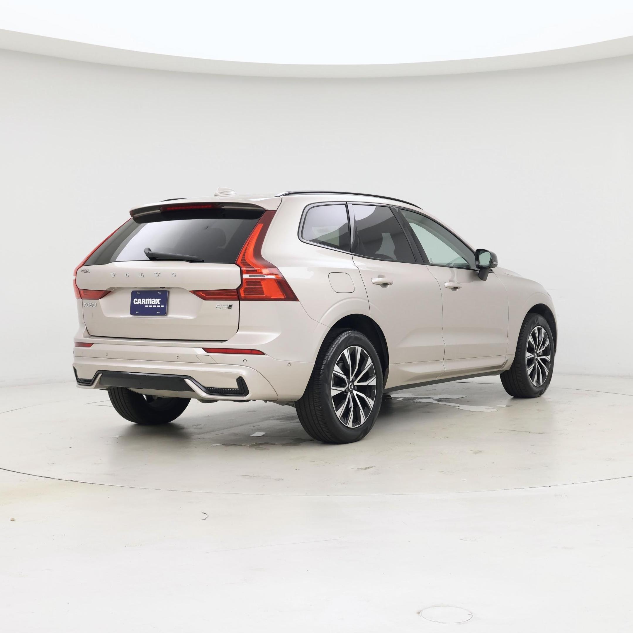Thumbnail: 2025 Volvo XC60 - 8