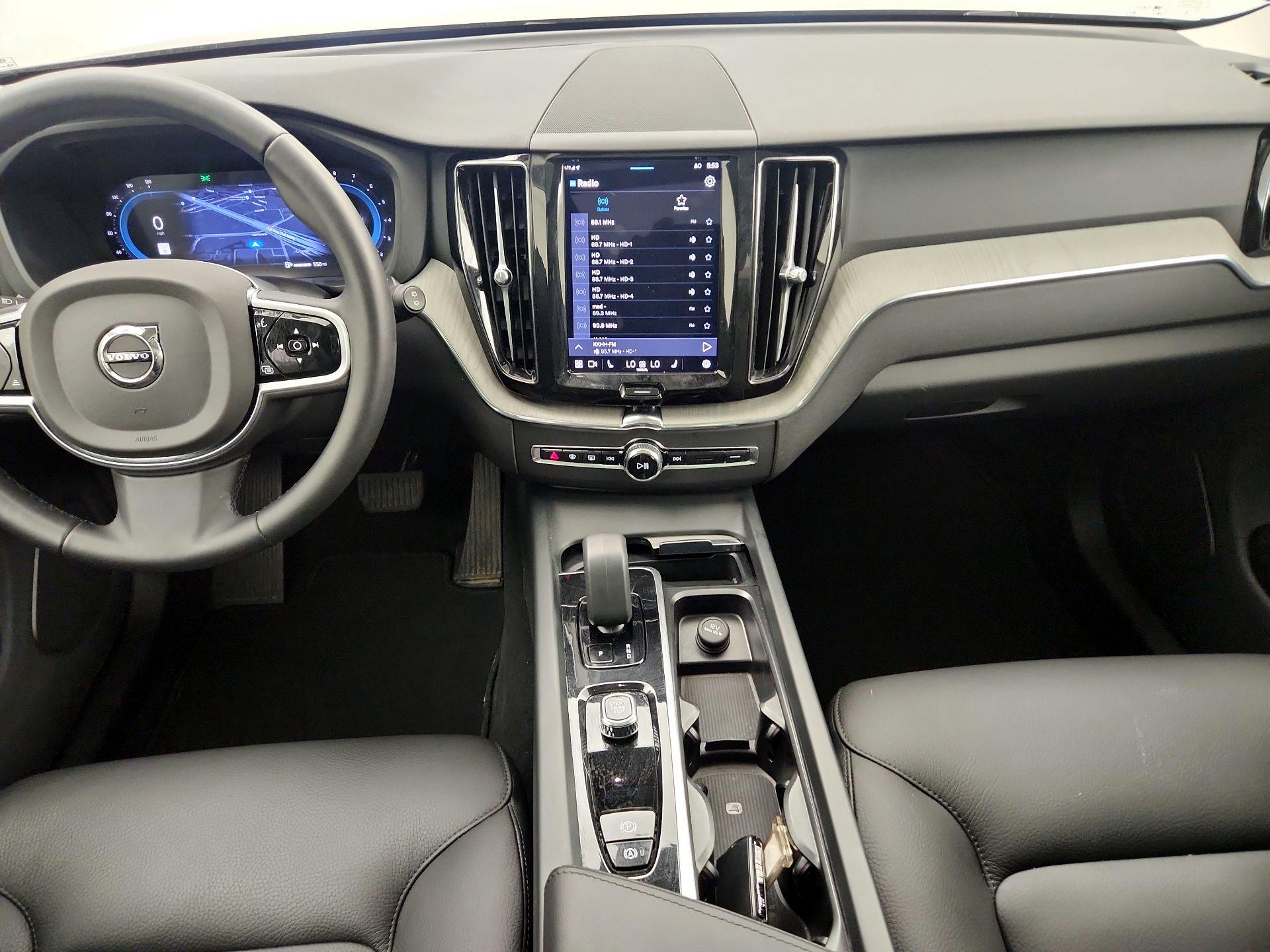 Thumbnail: 2025 Volvo XC60 - 9