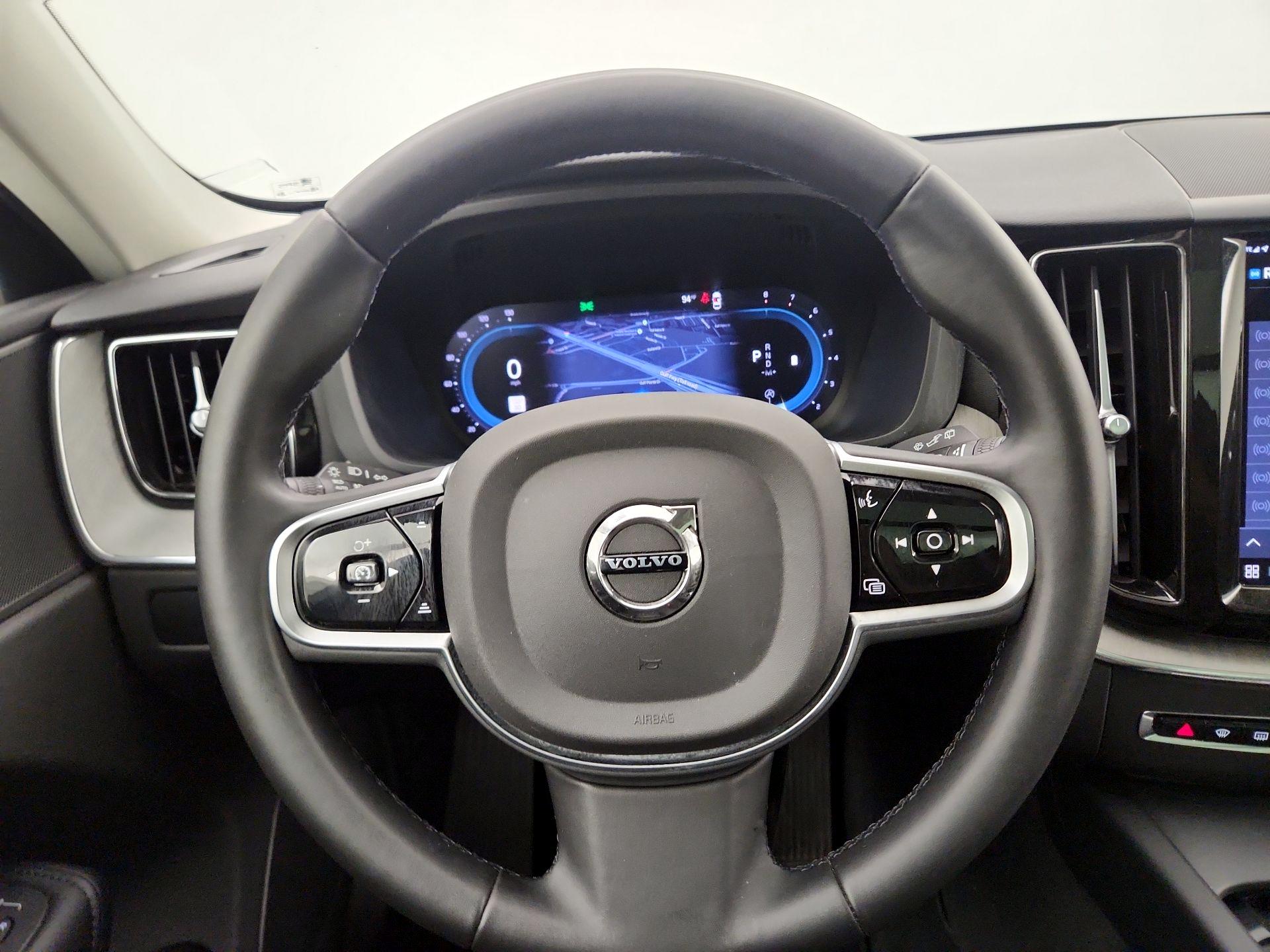 Thumbnail: 2025 Volvo XC60 - 10