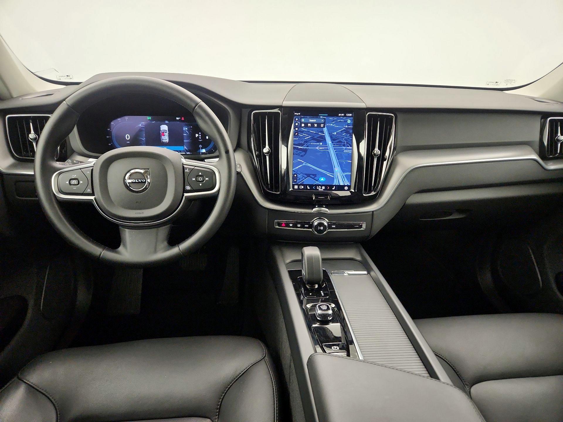 Thumbnail: 2025 Volvo XC60 - 9