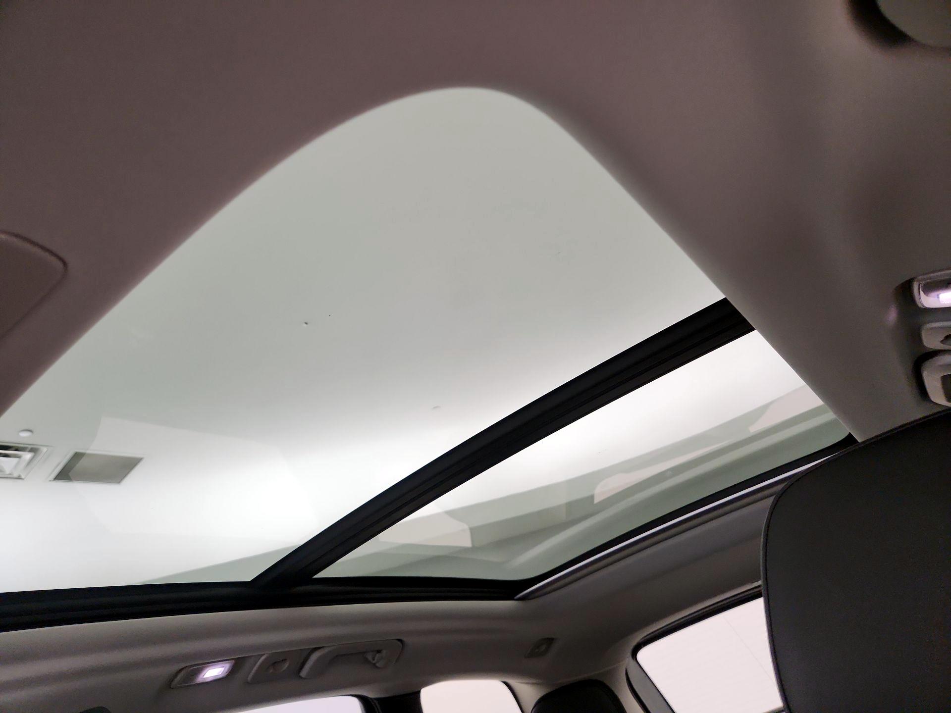 Thumbnail: 2025 Volvo XC60 - 20