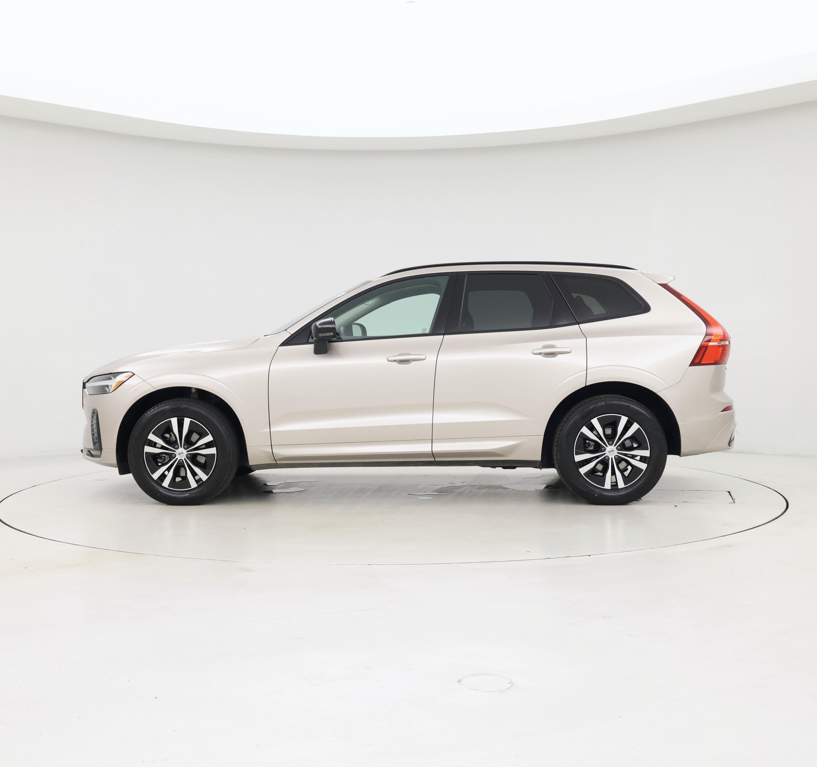 Thumbnail: 2025 Volvo XC60 - 3