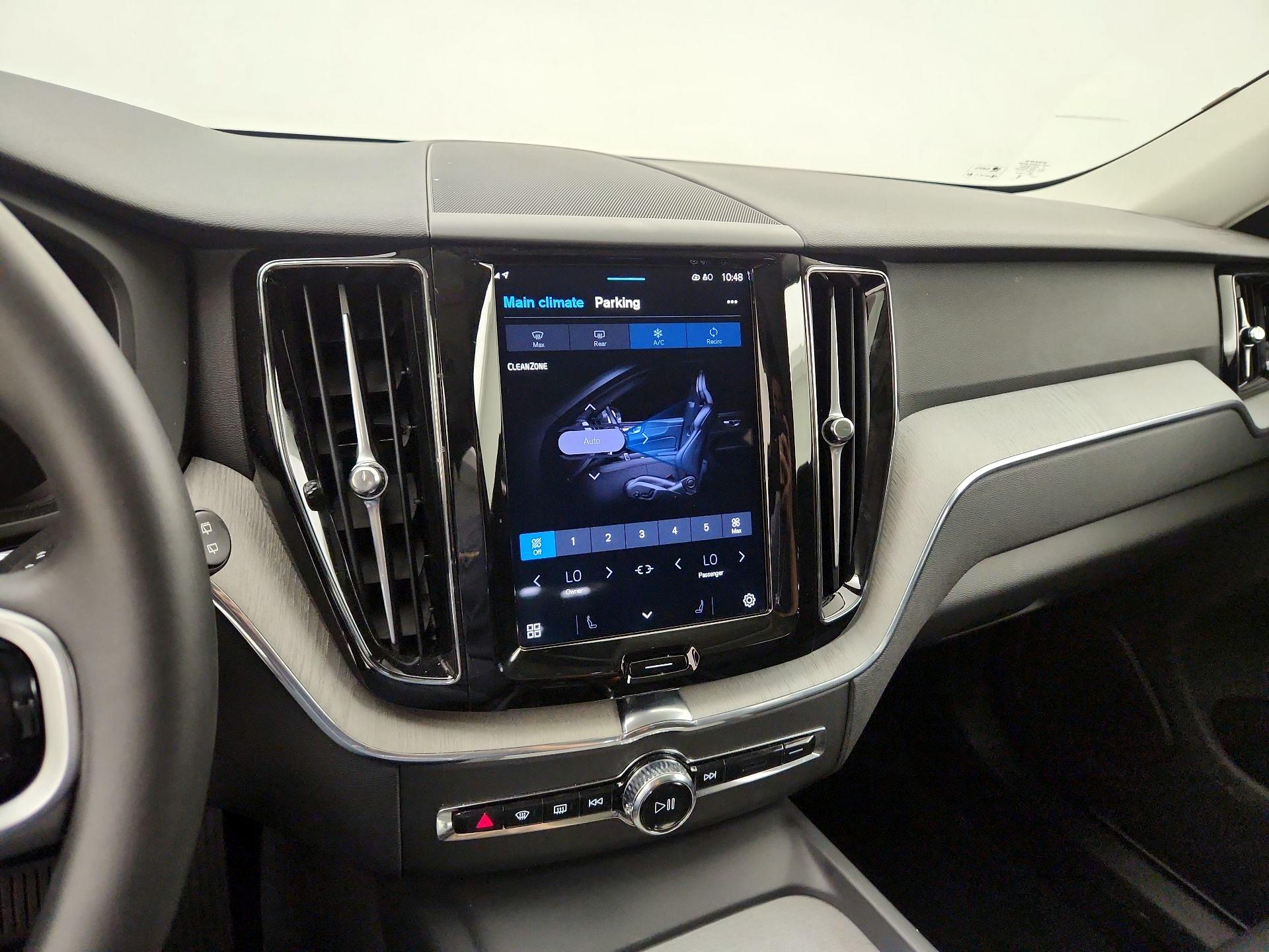 Thumbnail: 2025 Volvo XC60 - 13