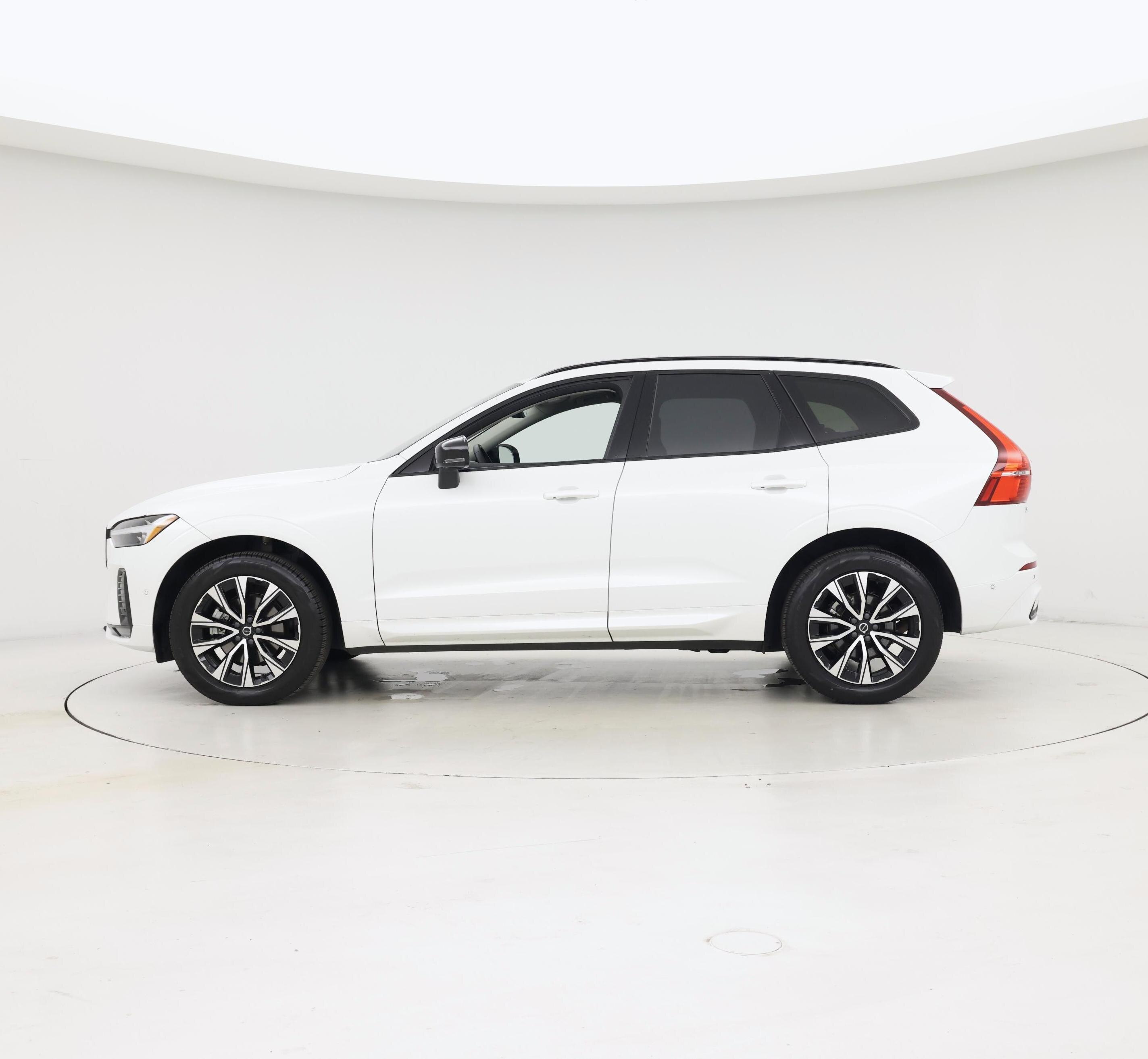 Thumbnail: 2025 Volvo XC60 - 3