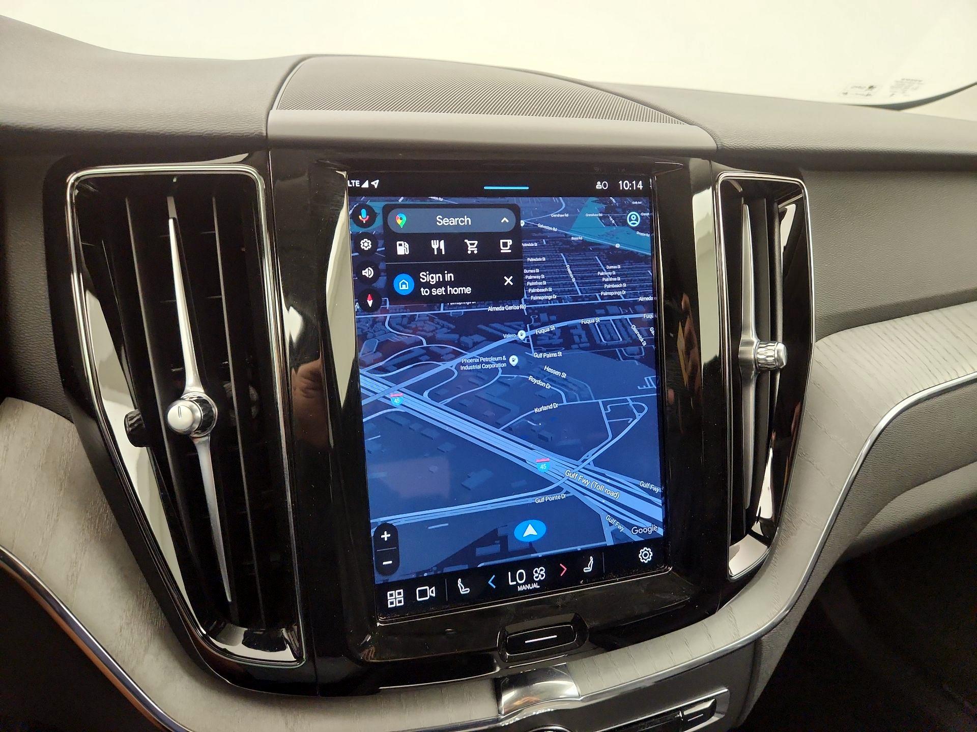 Thumbnail: 2025 Volvo XC60 - 14