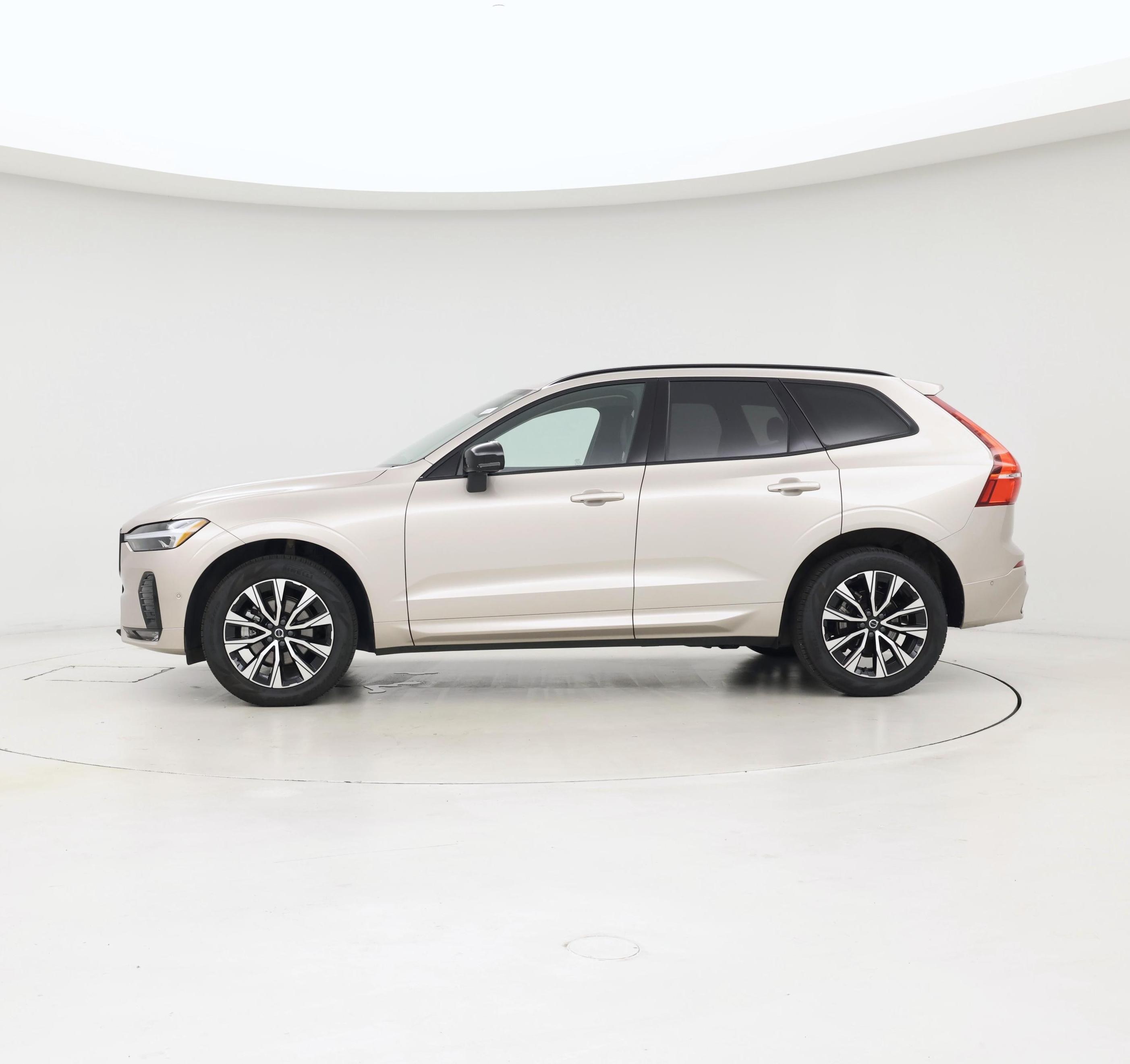 Thumbnail: 2025 Volvo XC60 - 3