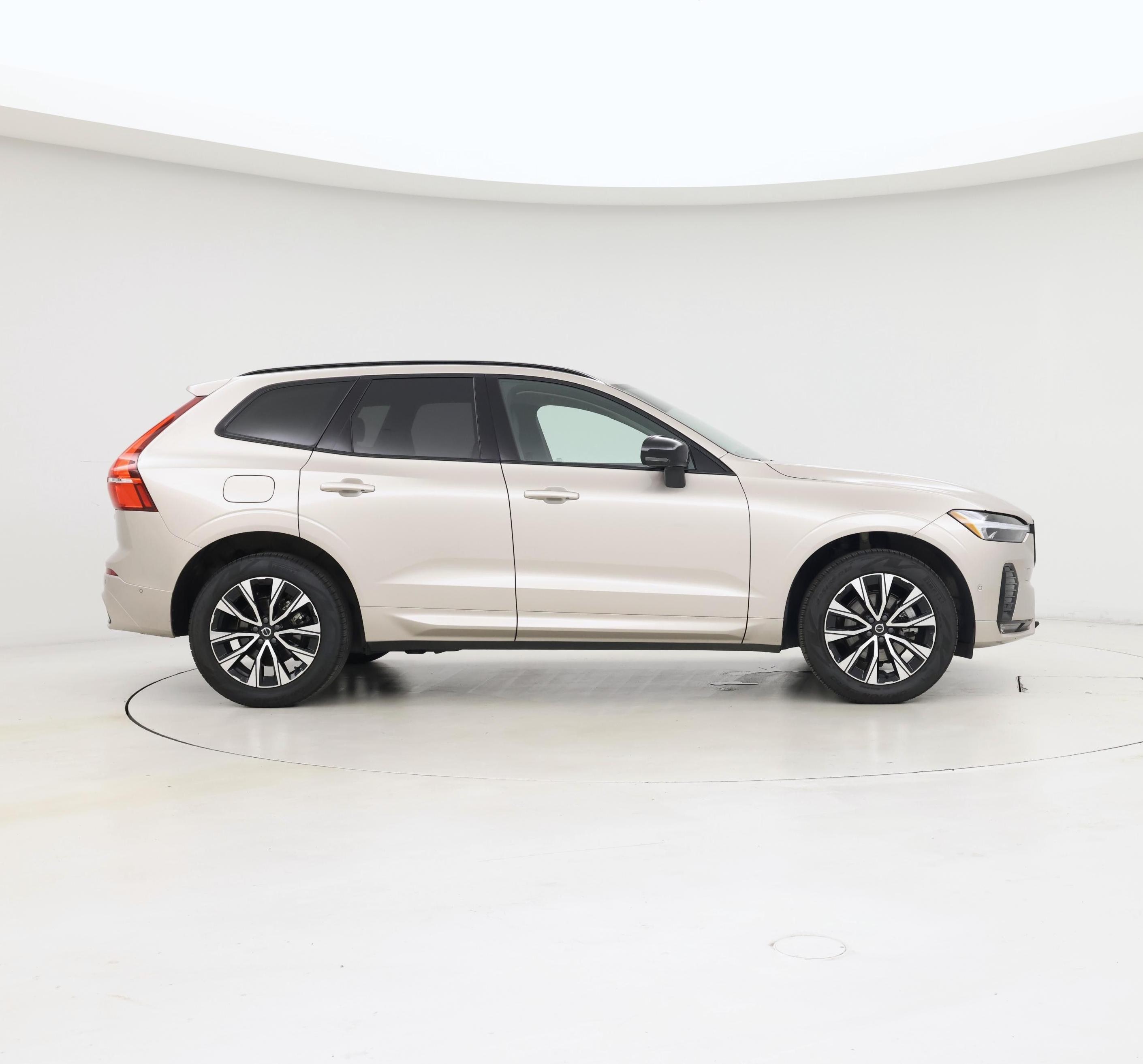 Thumbnail: 2025 Volvo XC60 - 7
