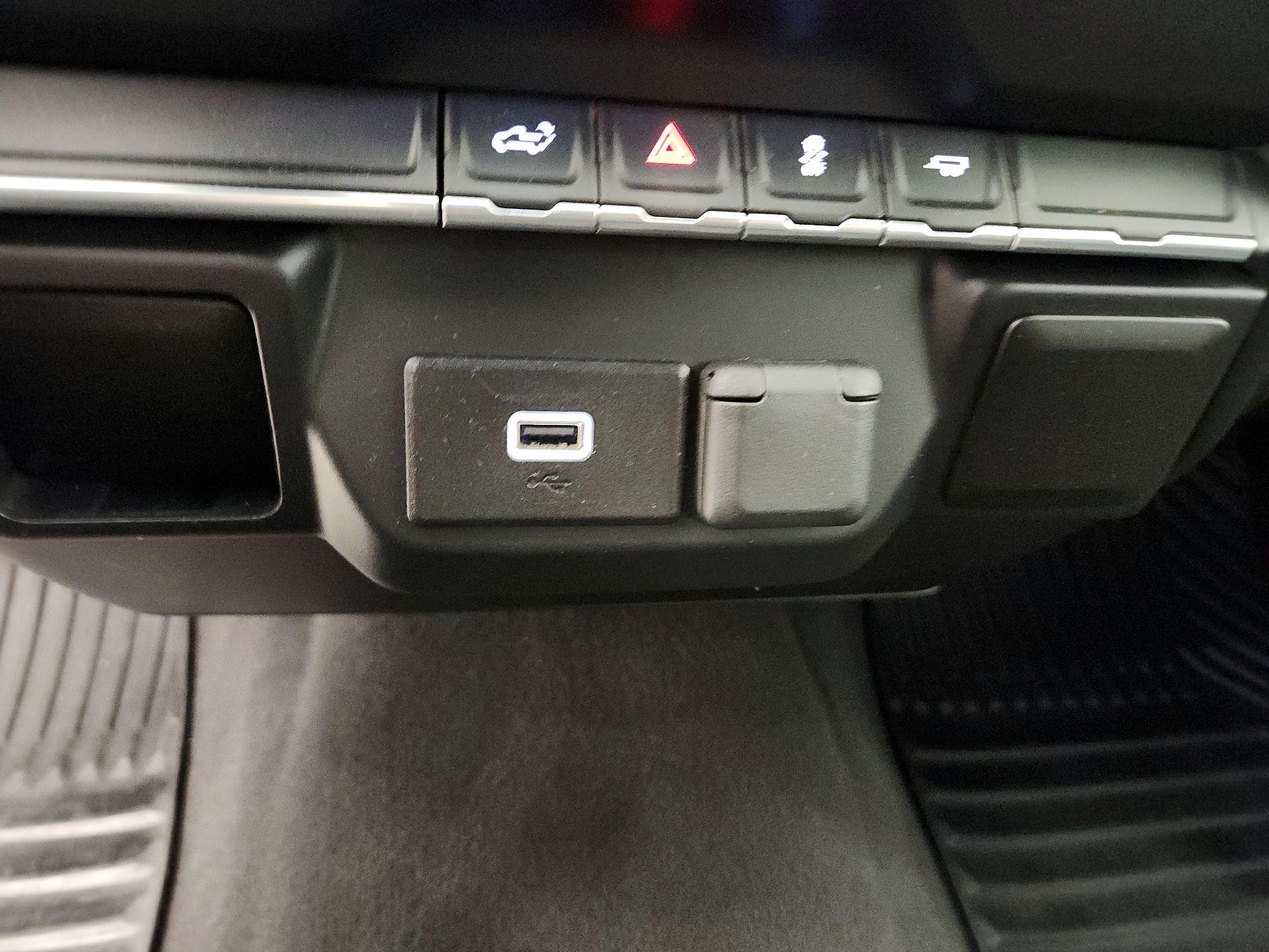 Thumbnail: 2019 Chevrolet Silverado 1500 - 18