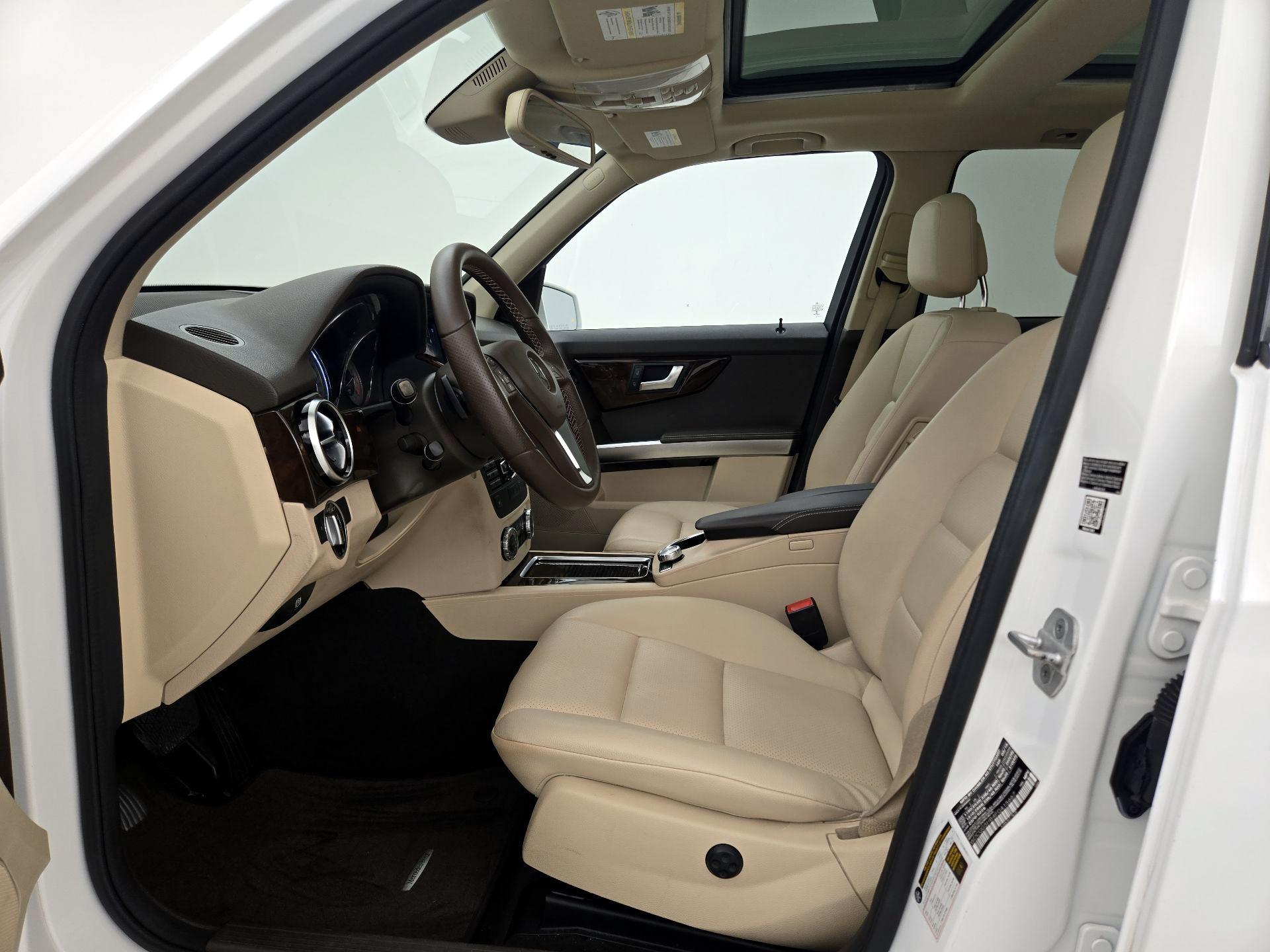 Thumbnail: 2015 Mercedes-Benz GLK - 11