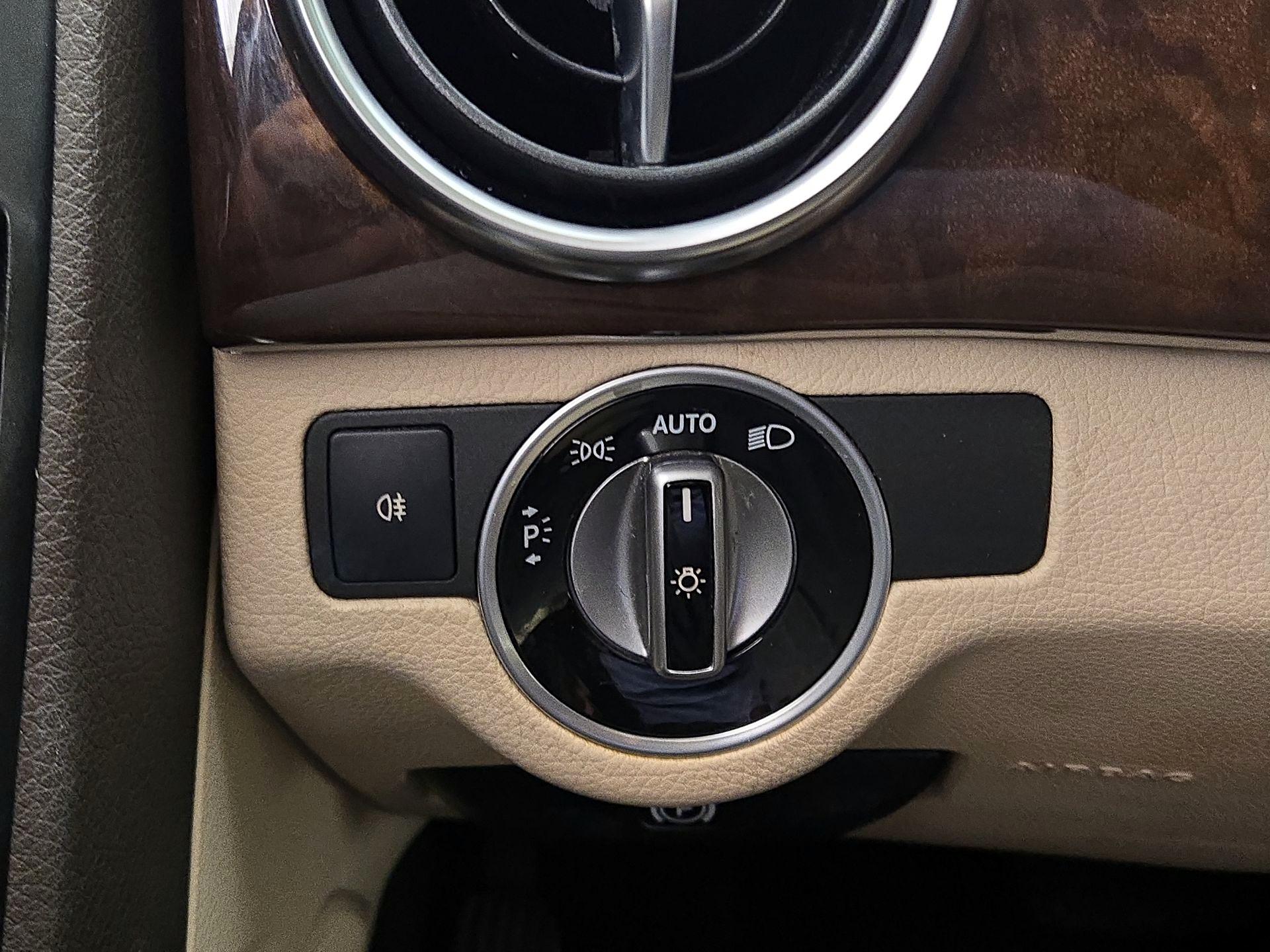 Thumbnail: 2015 Mercedes-Benz GLK - 13