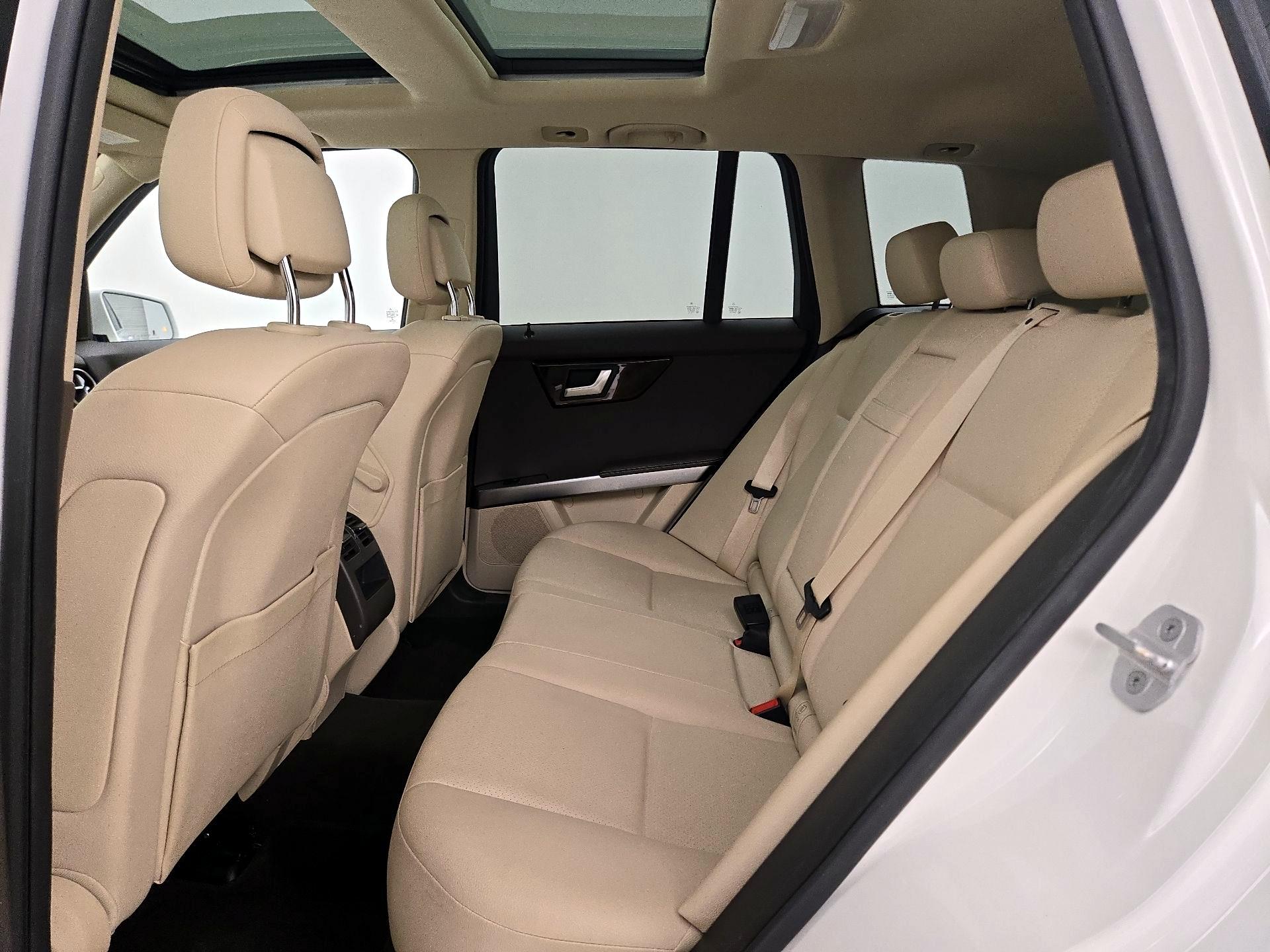 Thumbnail: 2015 Mercedes-Benz GLK - 20